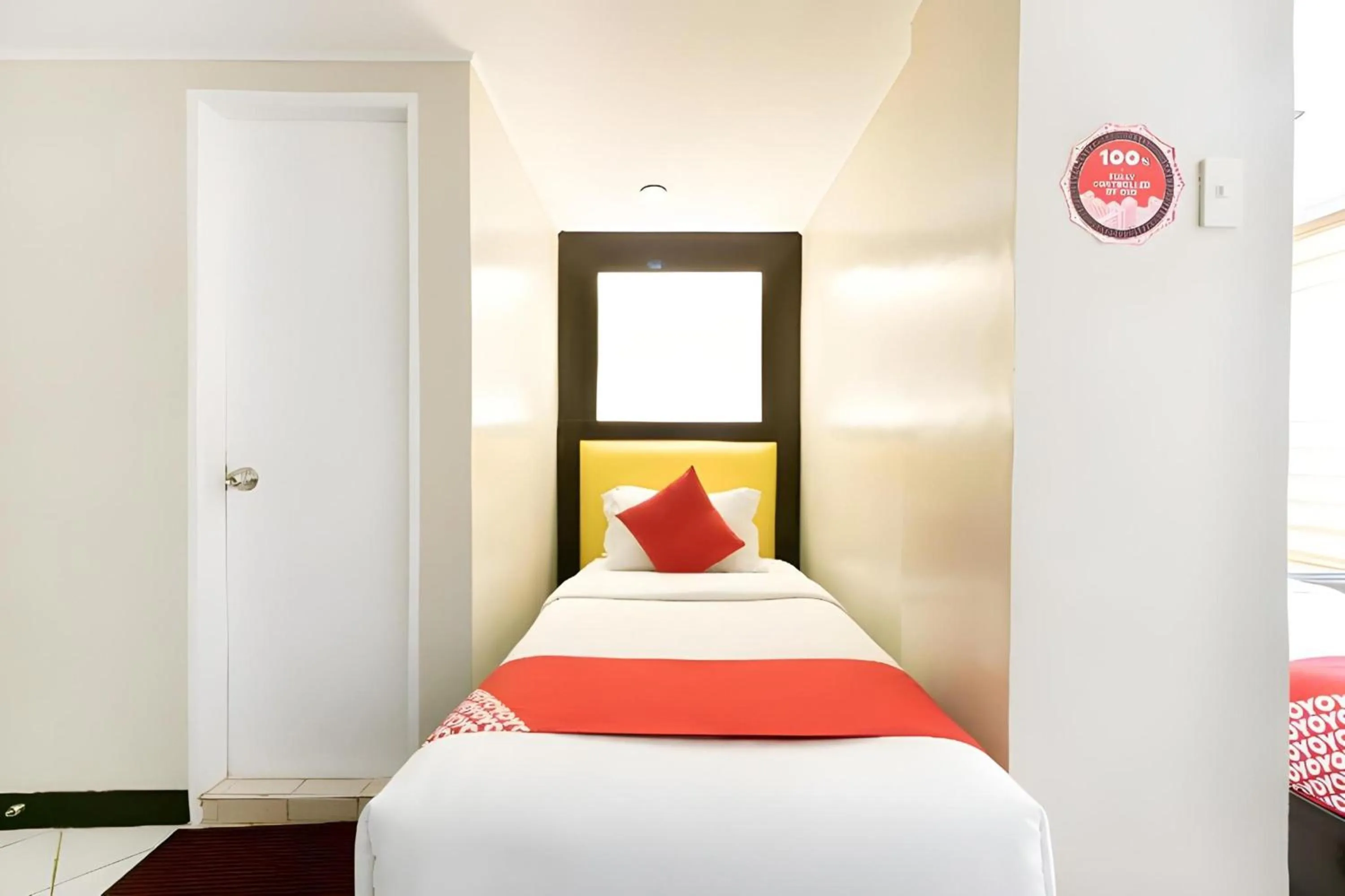 Photo of the whole room in OYO 115 Northridge Mansions