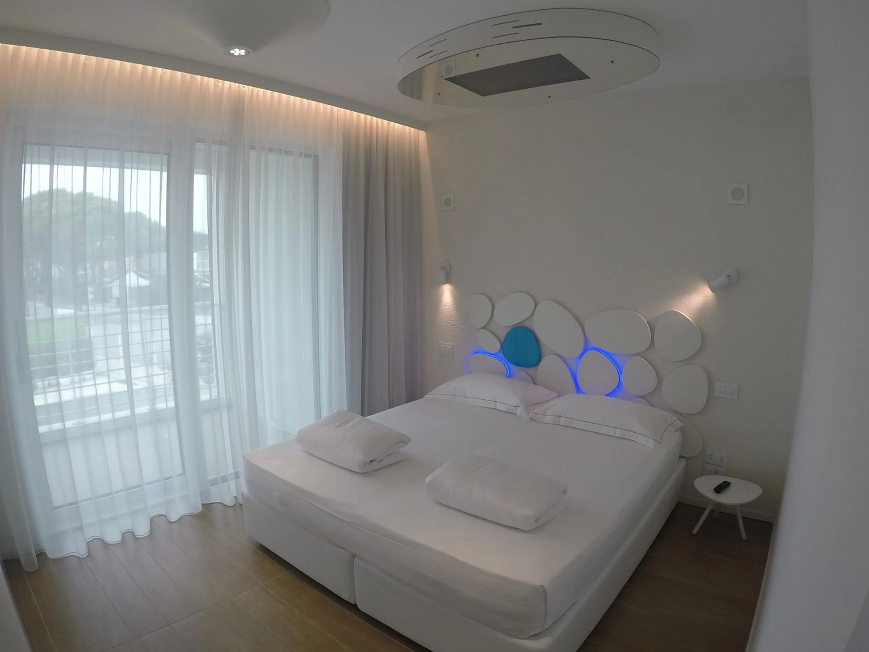 Bed in Marina Verde Resort Official