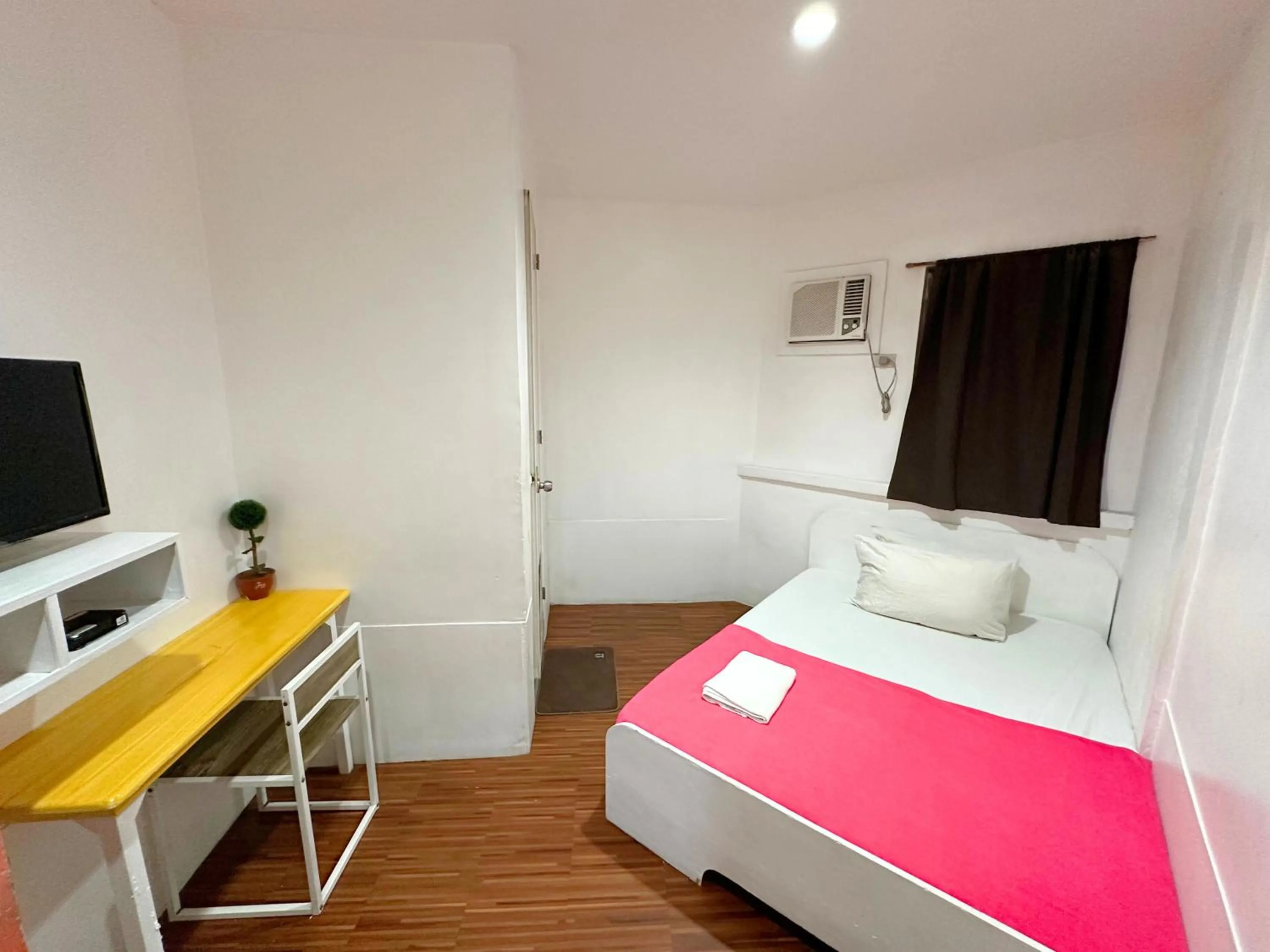 Bed in Dormitelsph UST