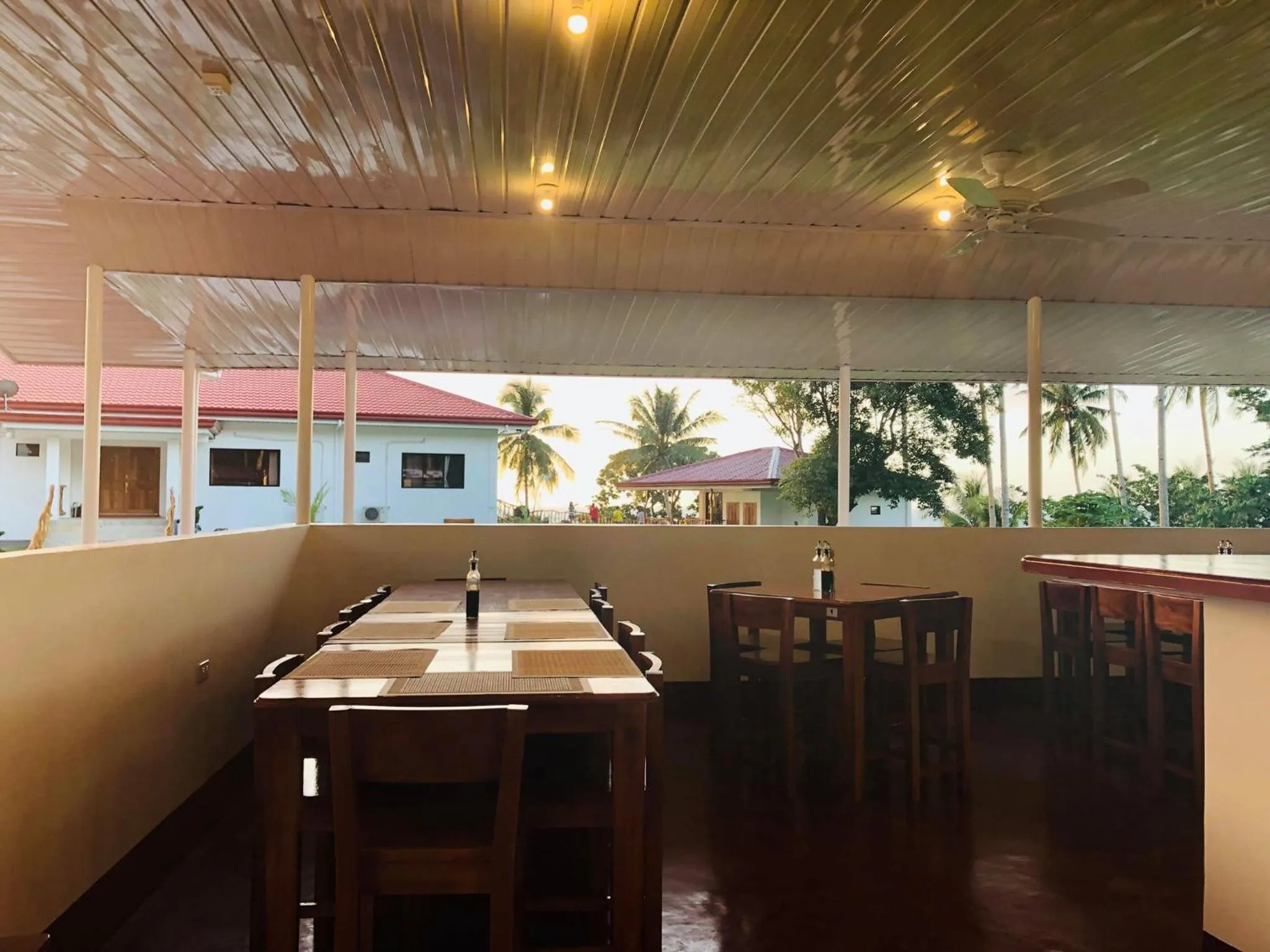 Restaurant/places to eat in Tongatok Cliff Resort