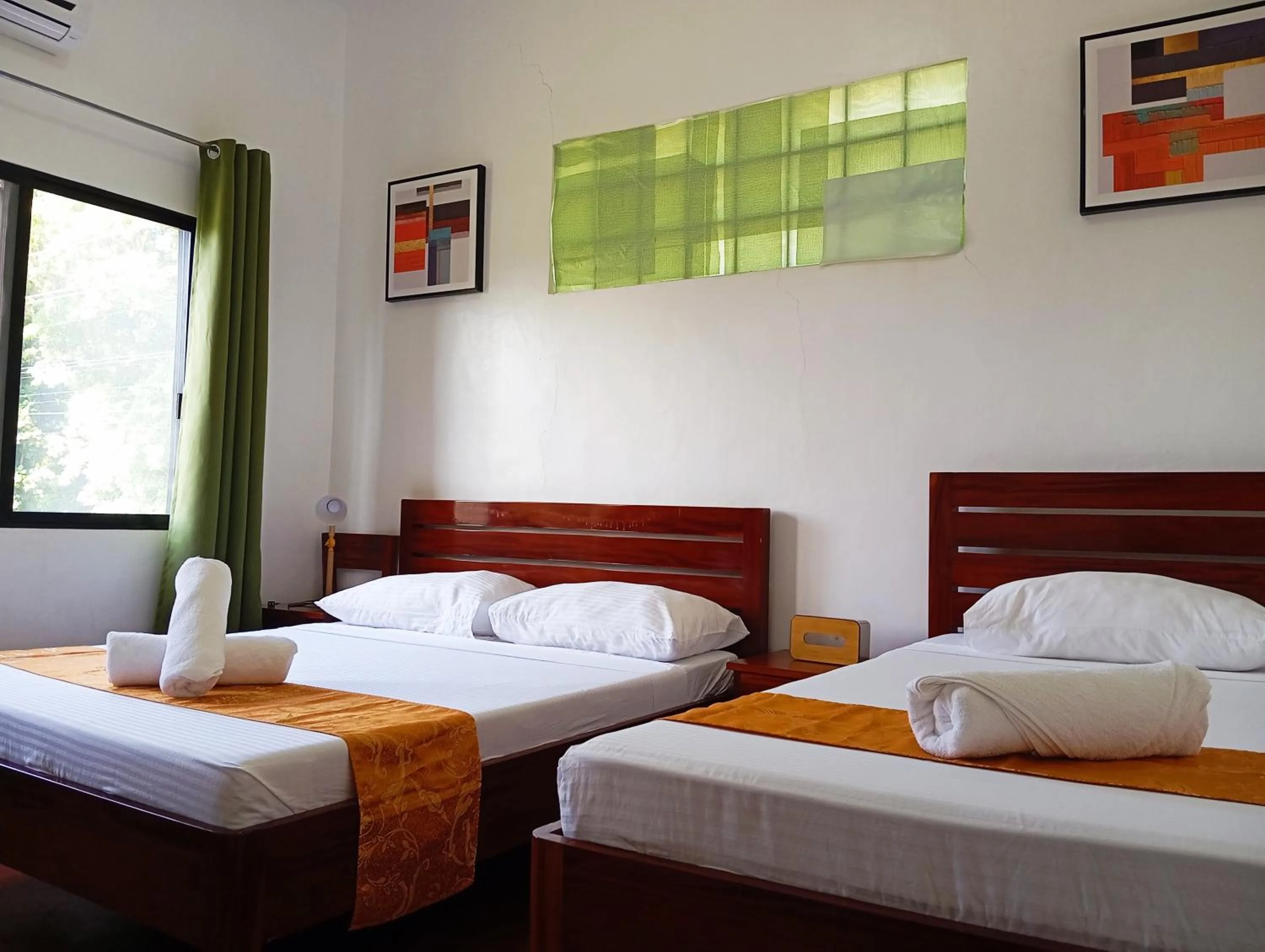 Bed in Tongatok Cliff Resort