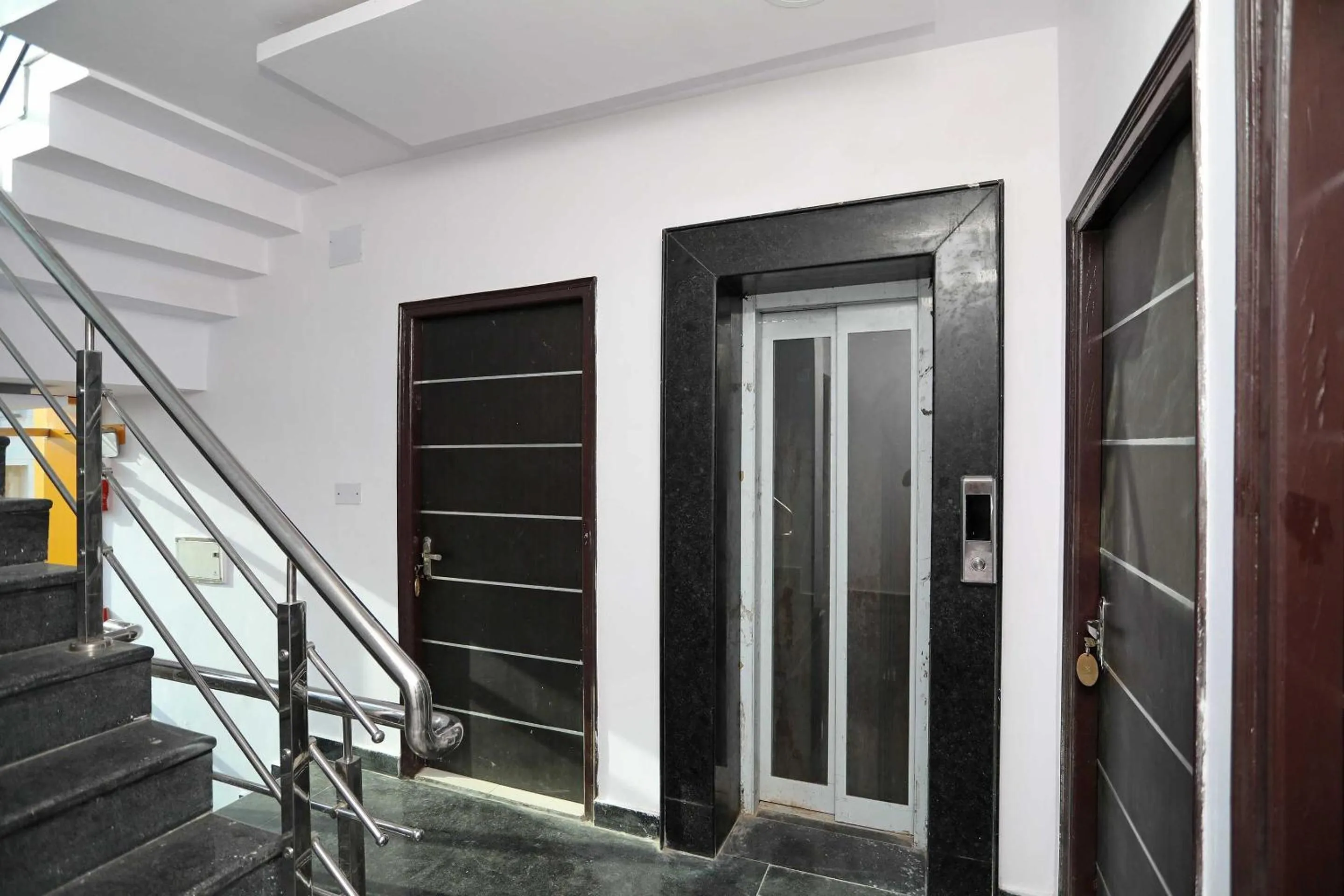 Lobby or reception in Super Hotel O Richa Grand