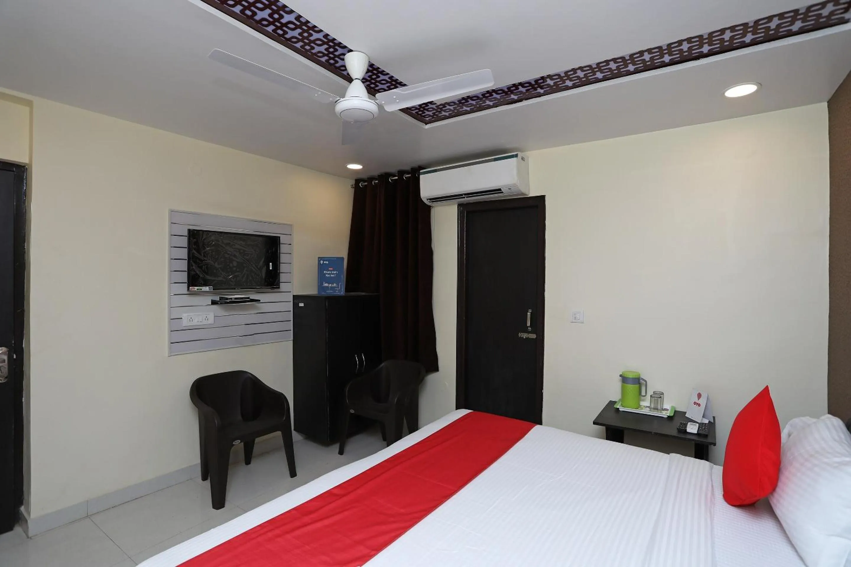 Bedroom, Bed in Super Hotel O Richa Grand