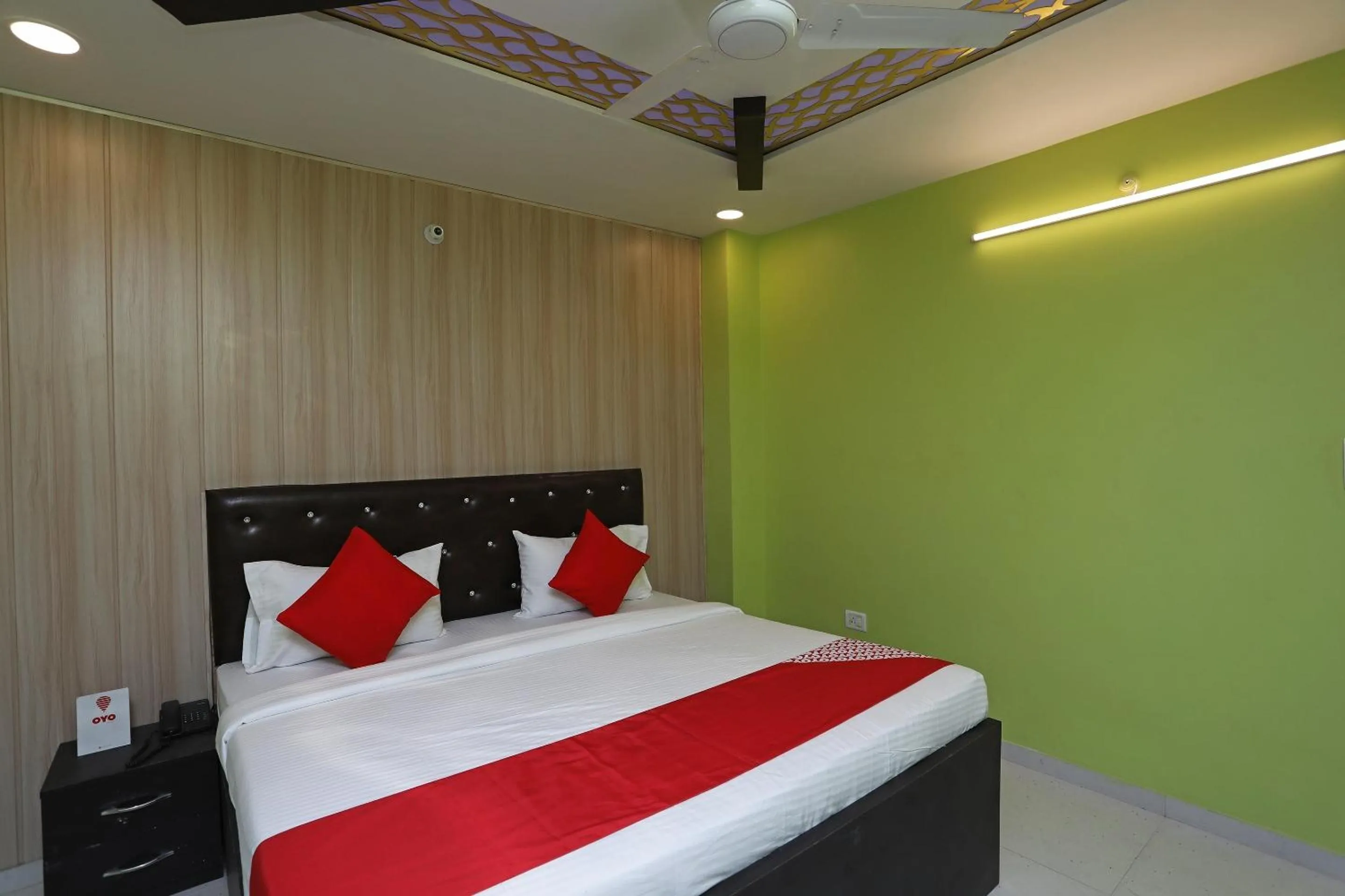 Bedroom, Bed in Super Hotel O Richa Grand