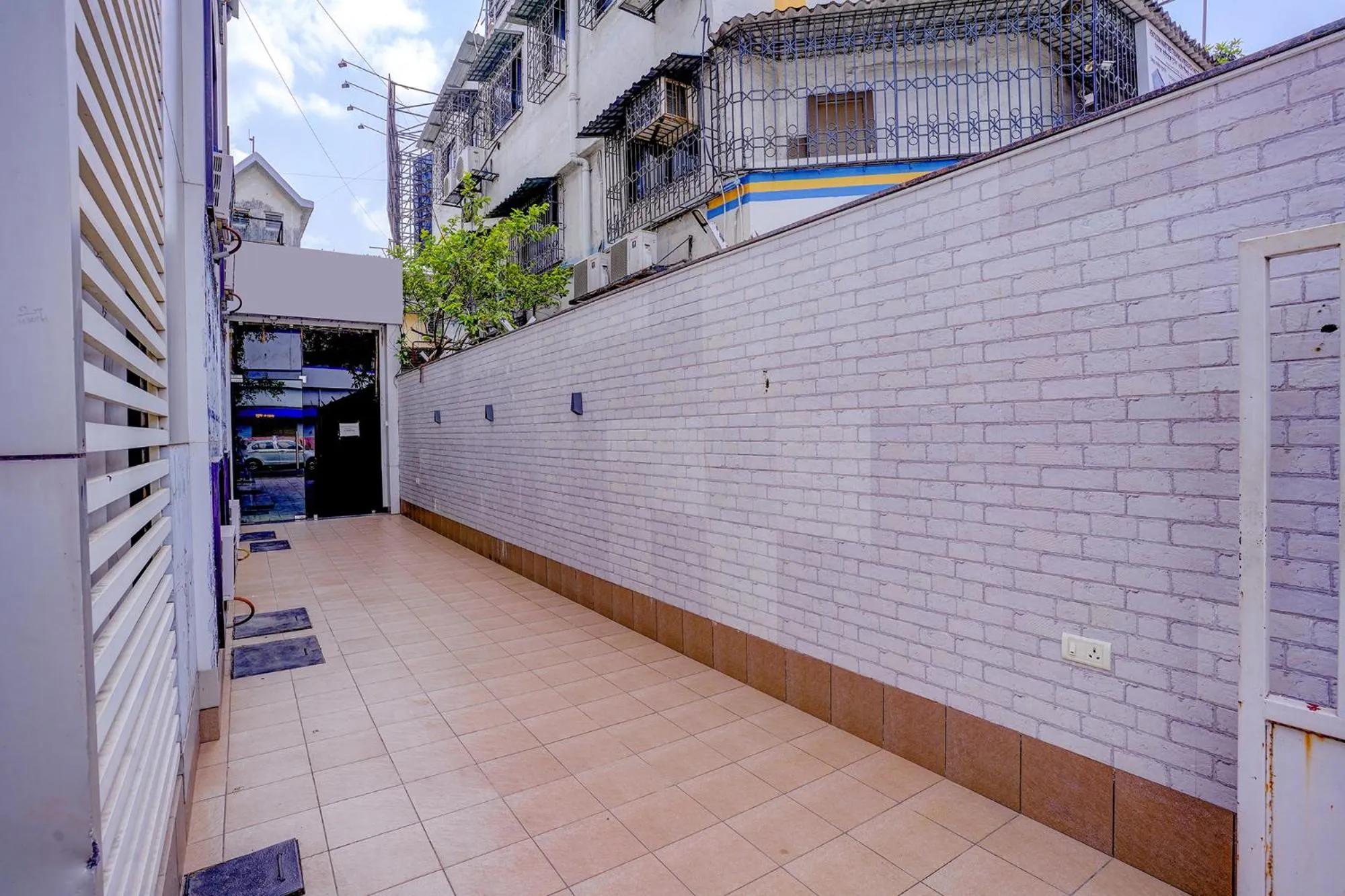 Facade/entrance in FabHotel Starwood Residency - 100M From Dr DY Patil Stadium