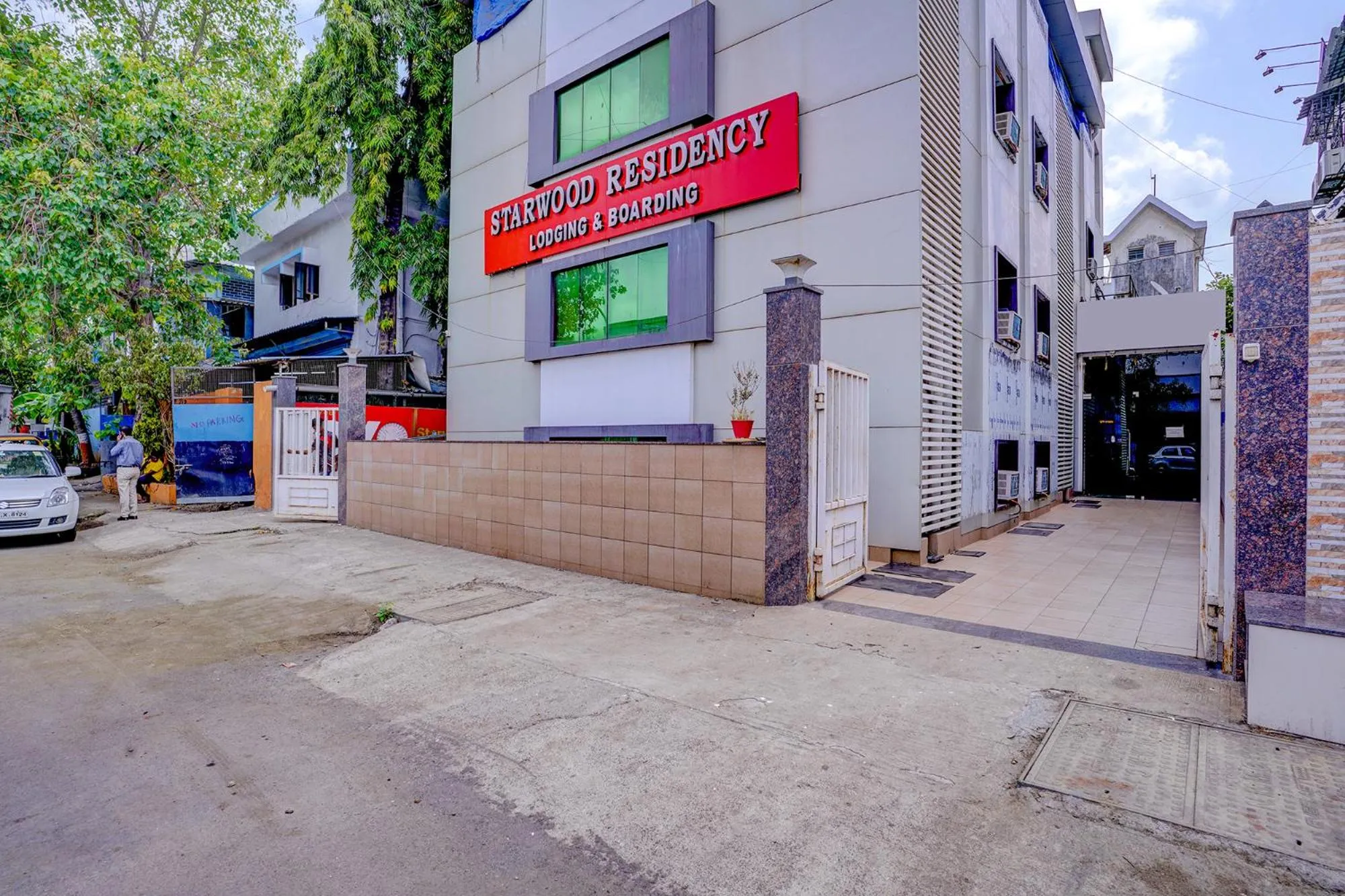 Facade/entrance in FabHotel Starwood Residency - 100M From Dr DY Patil Stadium