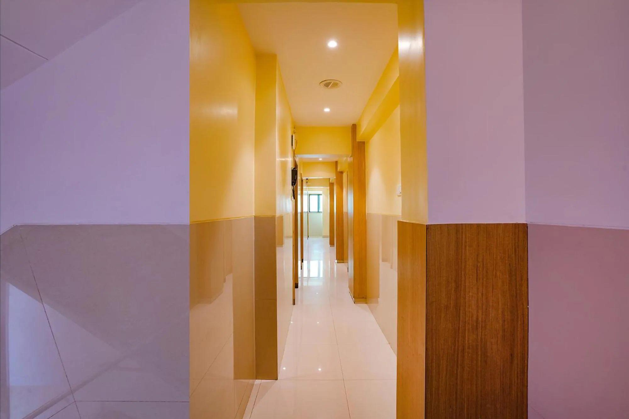 Lobby or reception in FabHotel Starwood Residency - 100M From Dr DY Patil Stadium