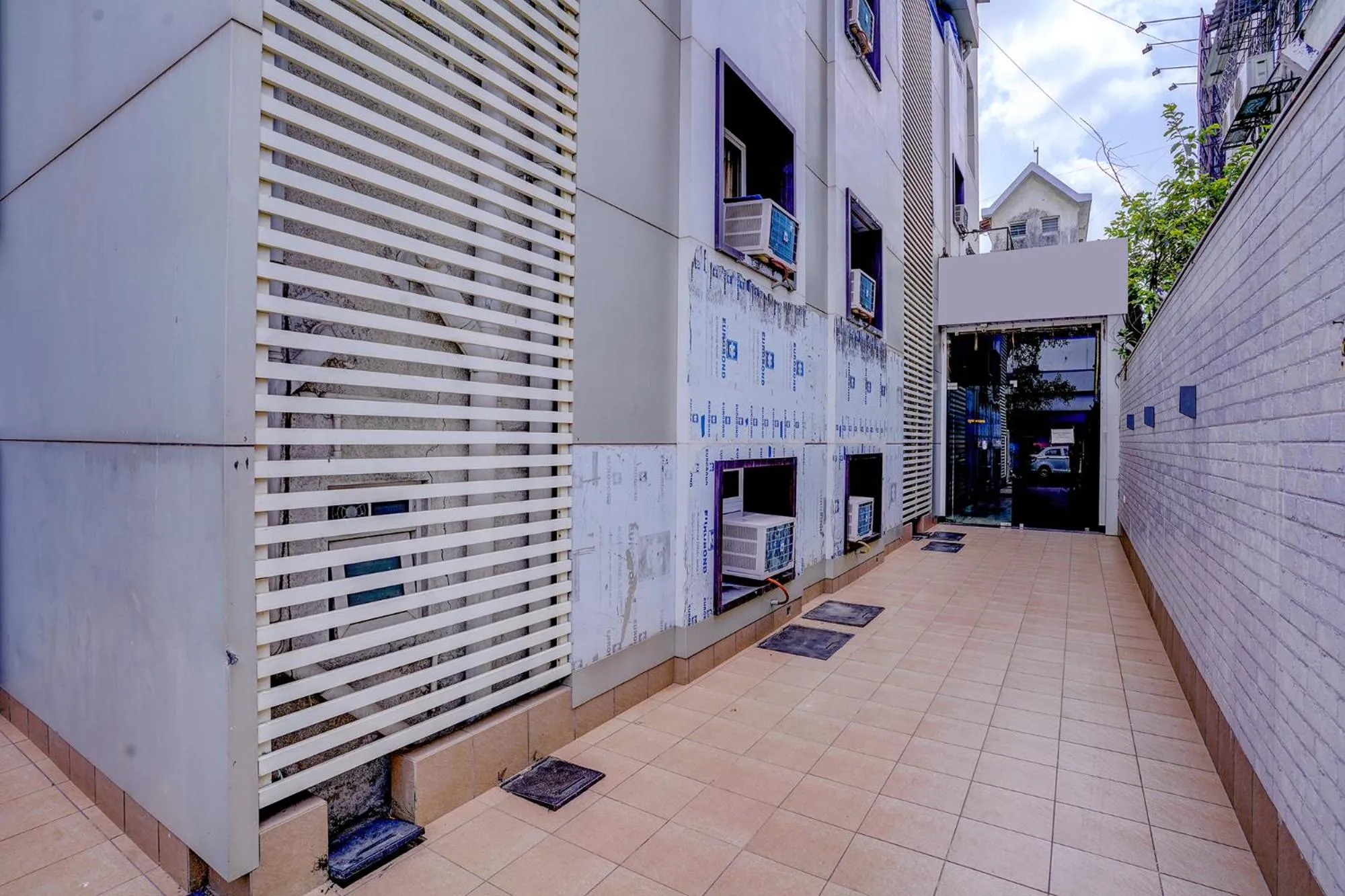 Facade/entrance in FabHotel Starwood Residency - 100M From Dr DY Patil Stadium