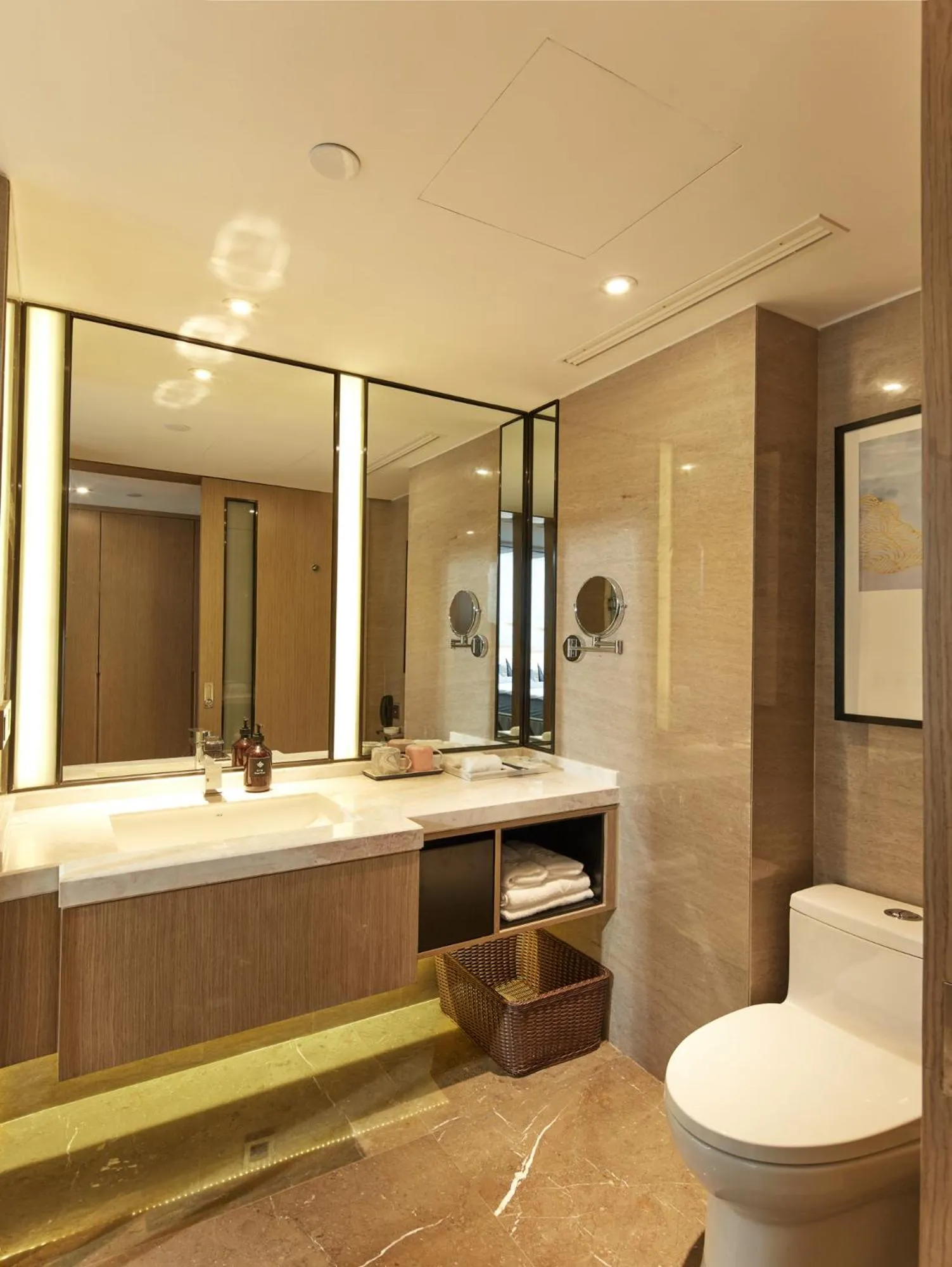 Zenith Hotel-Near Train Station & The Mixc