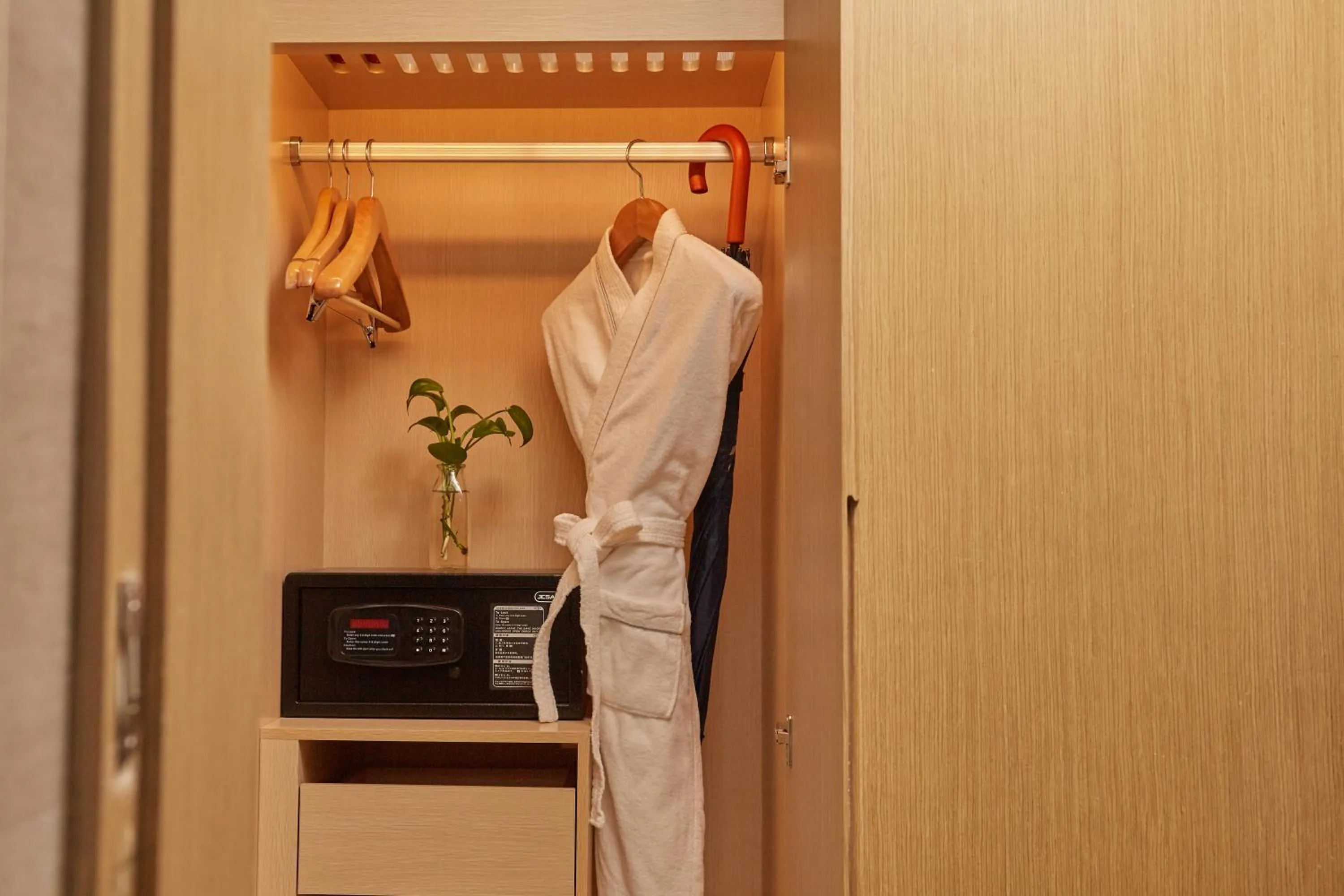 Zenith Hotel-Near Train Station & The Mixc