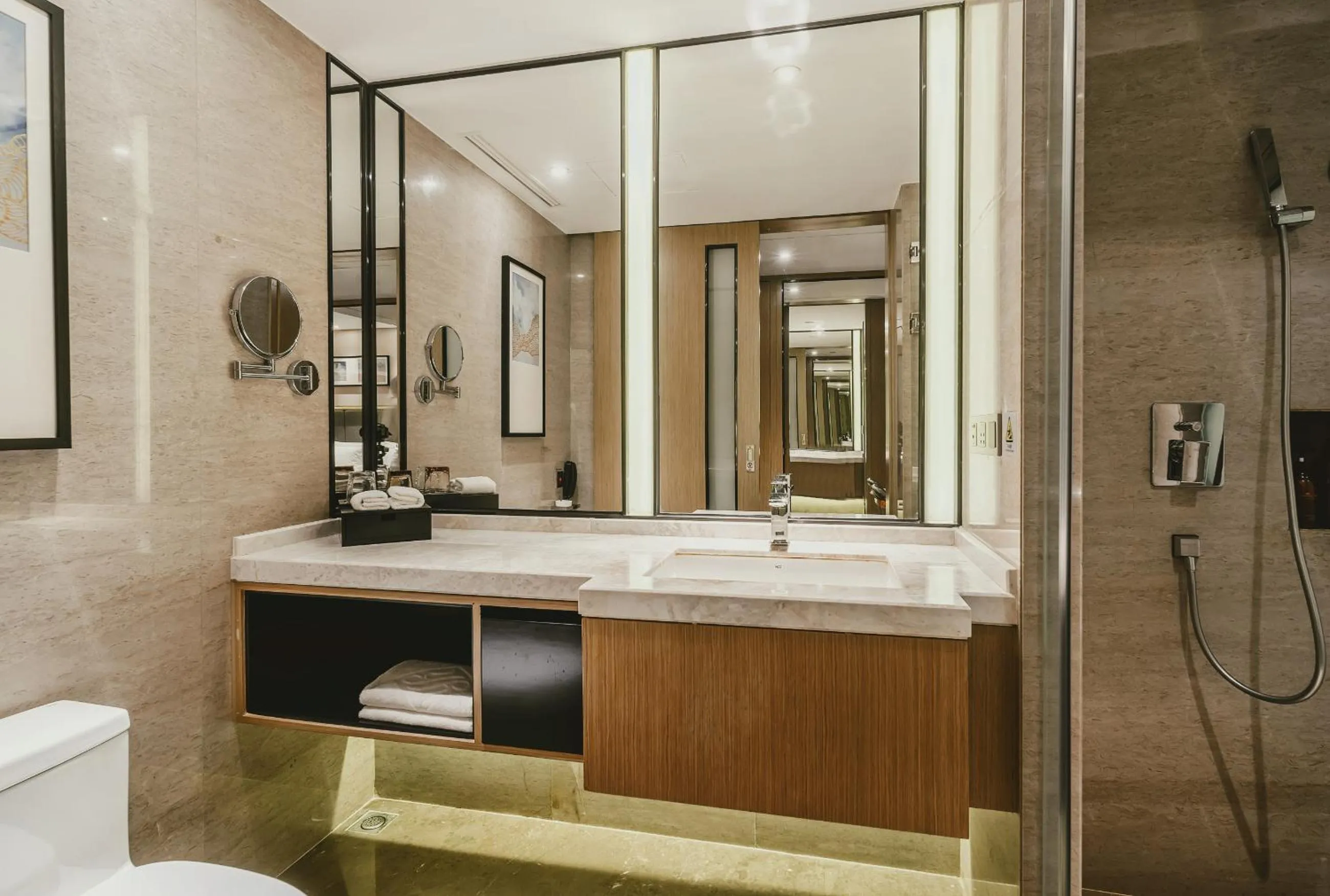 Zenith Hotel-Near Train Station & The Mixc