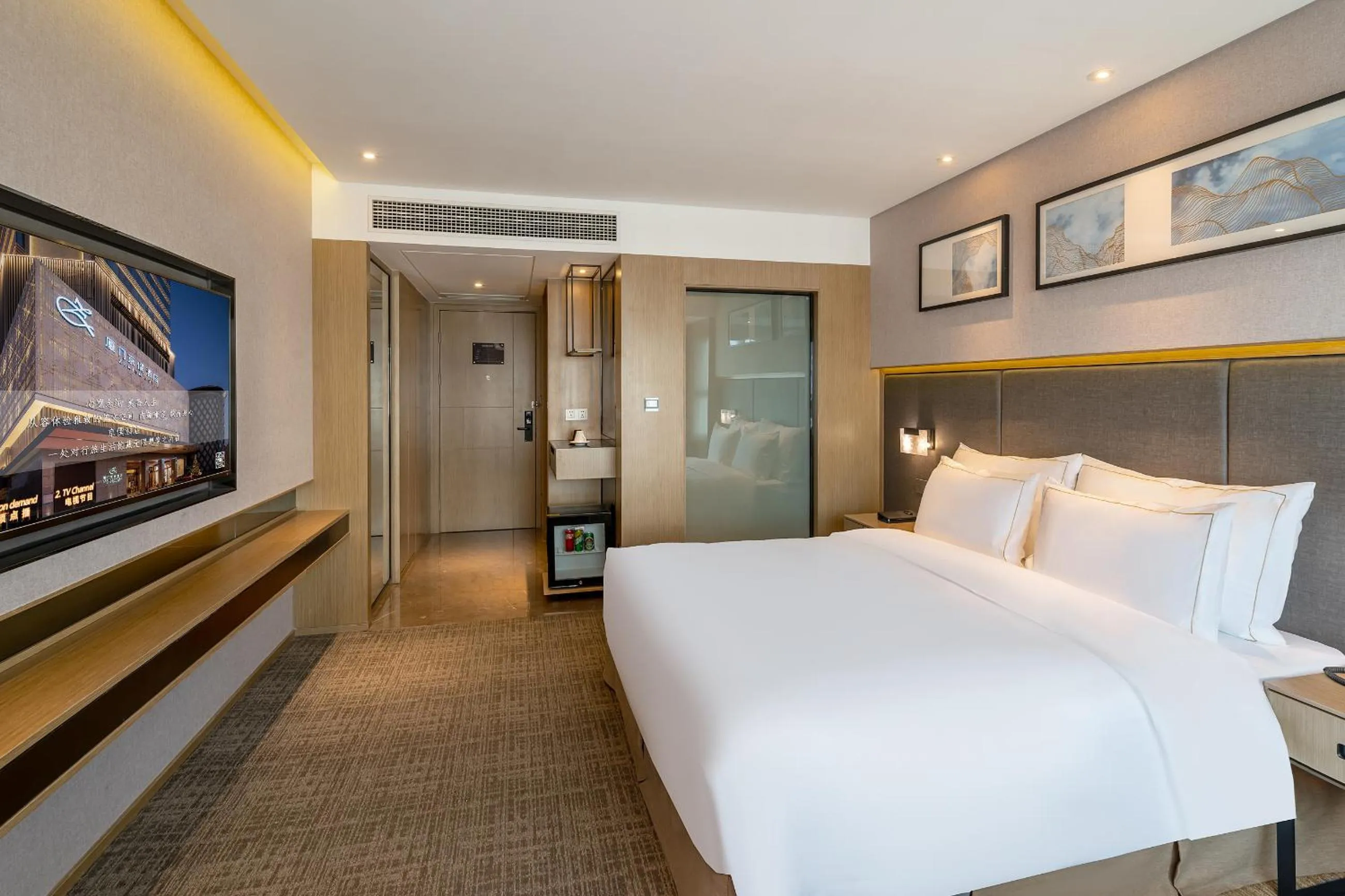 Bed in Zenith Hotel-Near Train Station & The Mixc