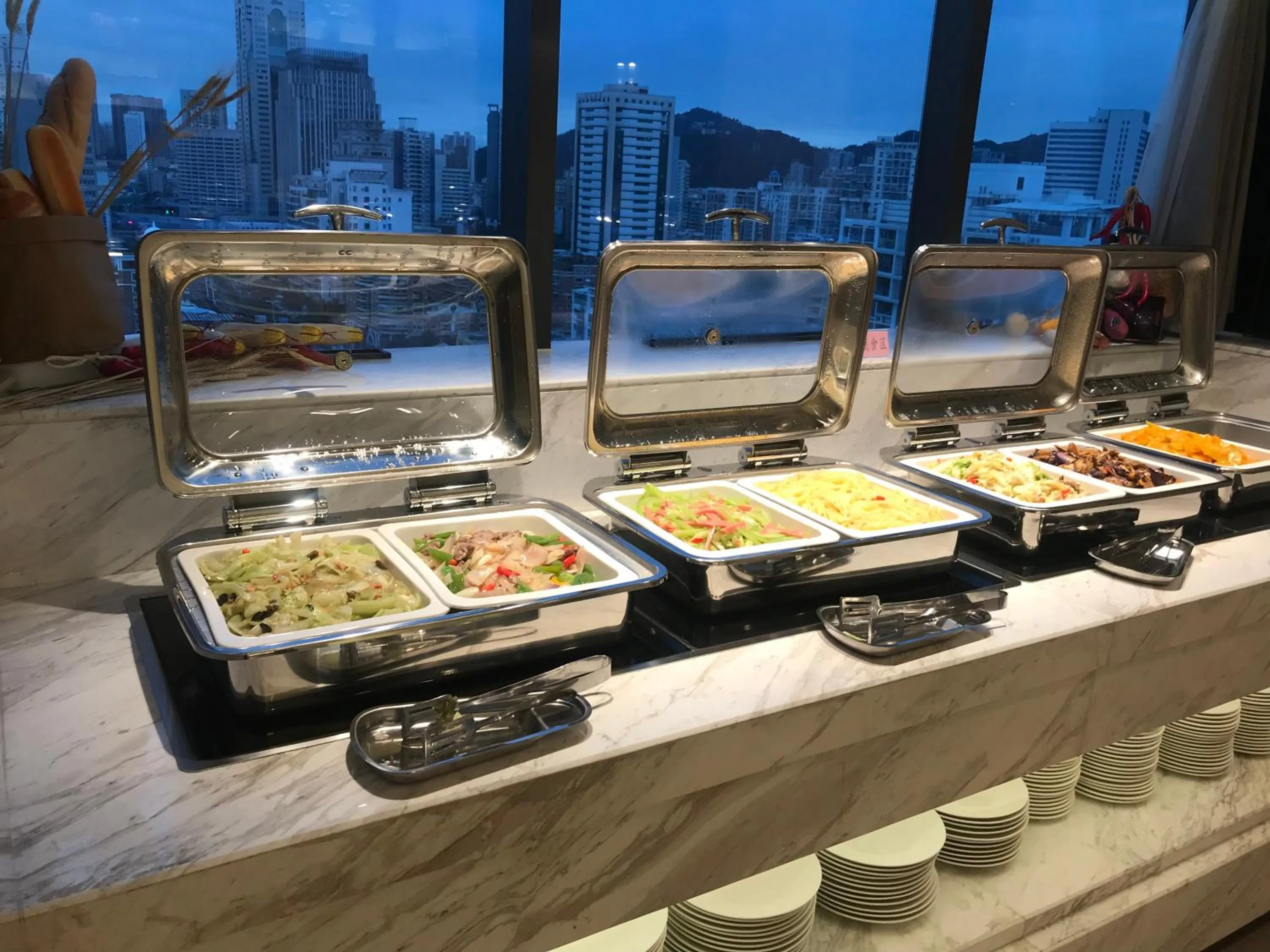 Breakfast in Zenith Hotel-Near Train Station & The Mixc