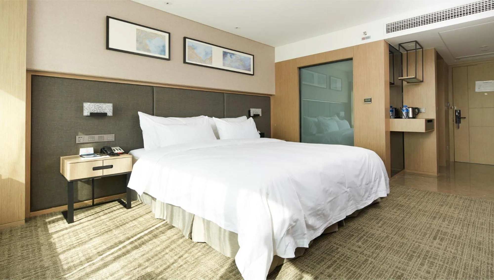 Bed in Zenith Hotel-Near Train Station & The Mixc