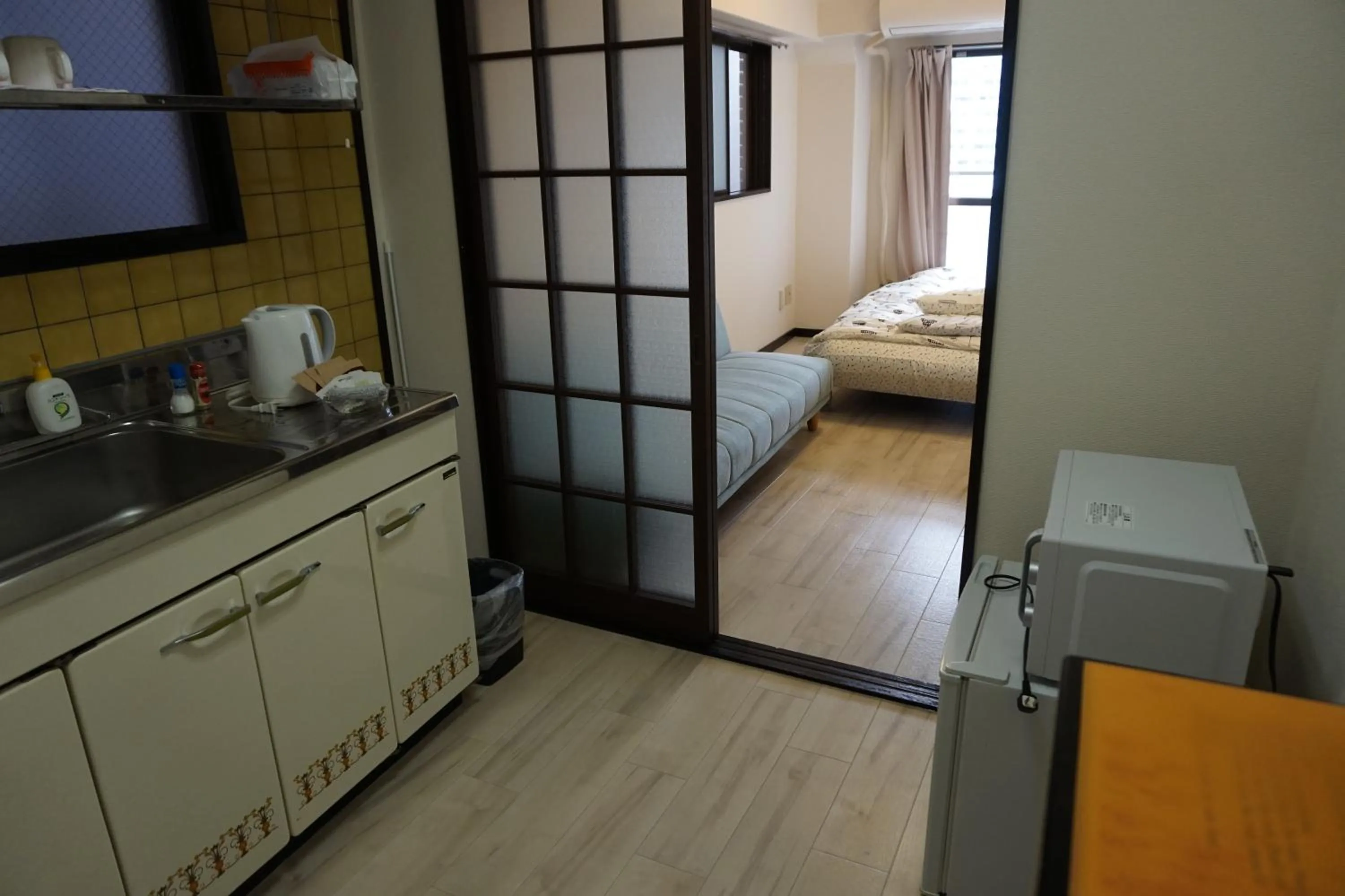Kitchen or kitchenette, Bed in CUBIC.30