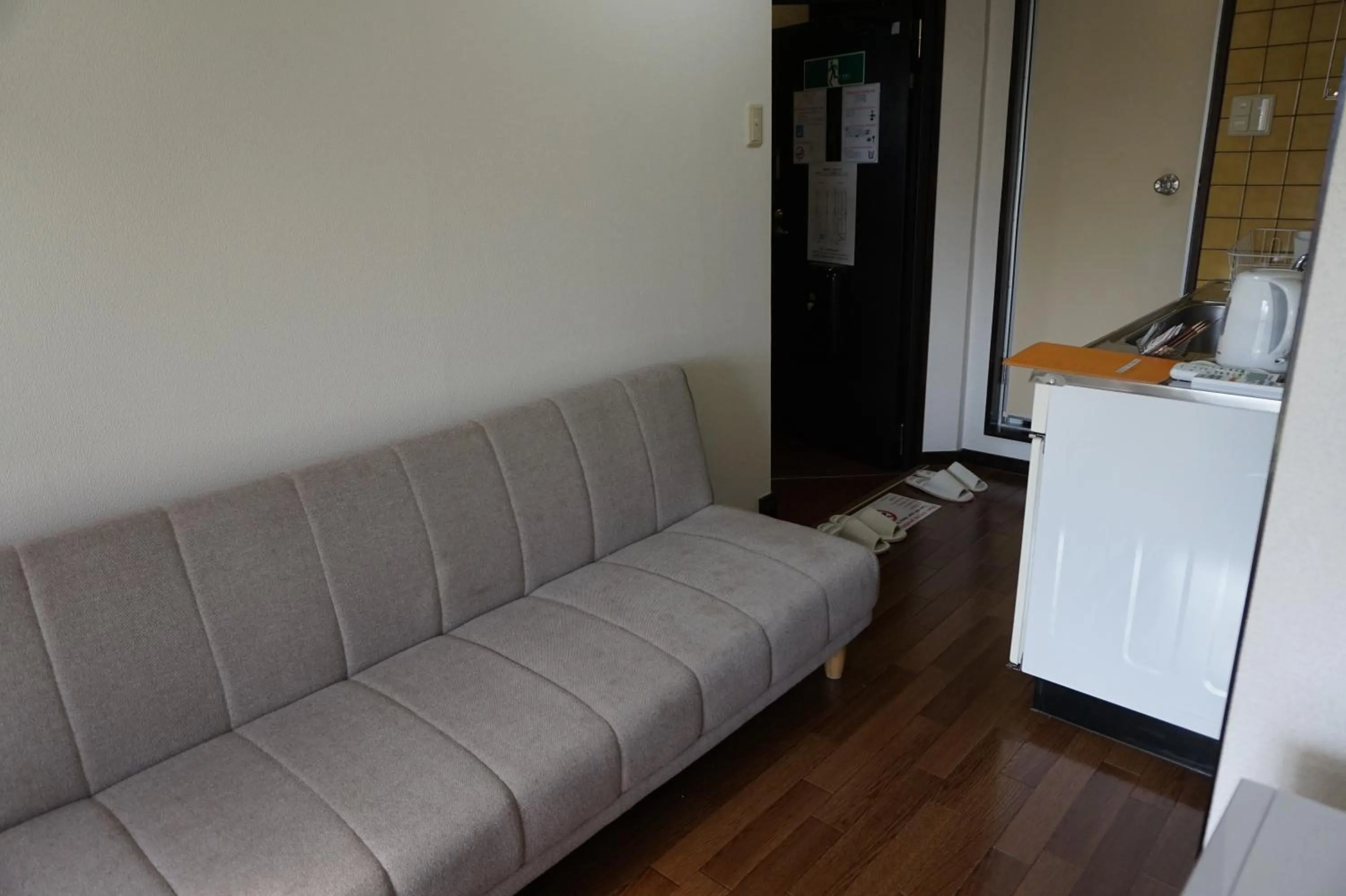 Photo of the whole room in CUBIC.30