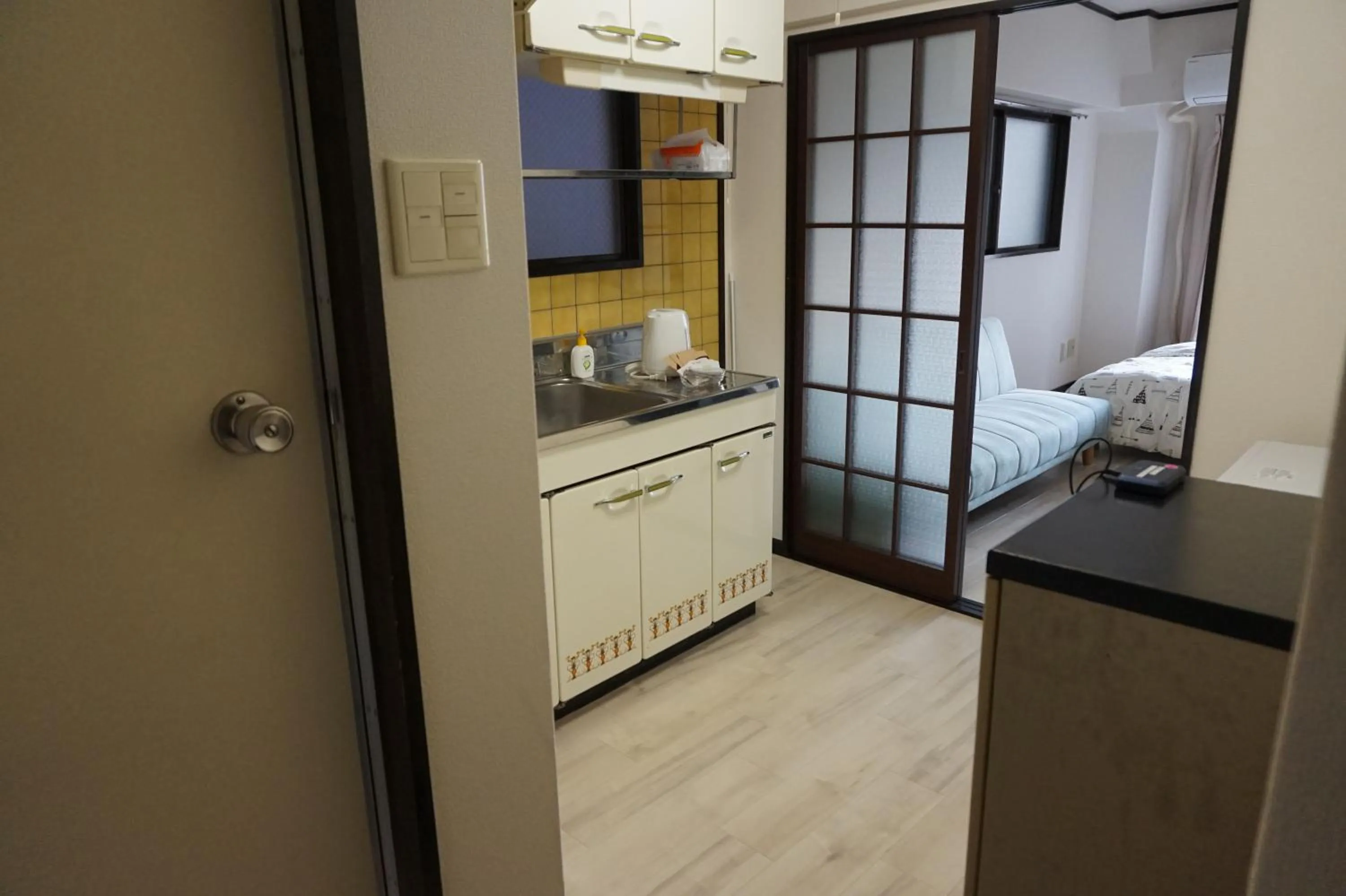 Photo of the whole room in CUBIC.30