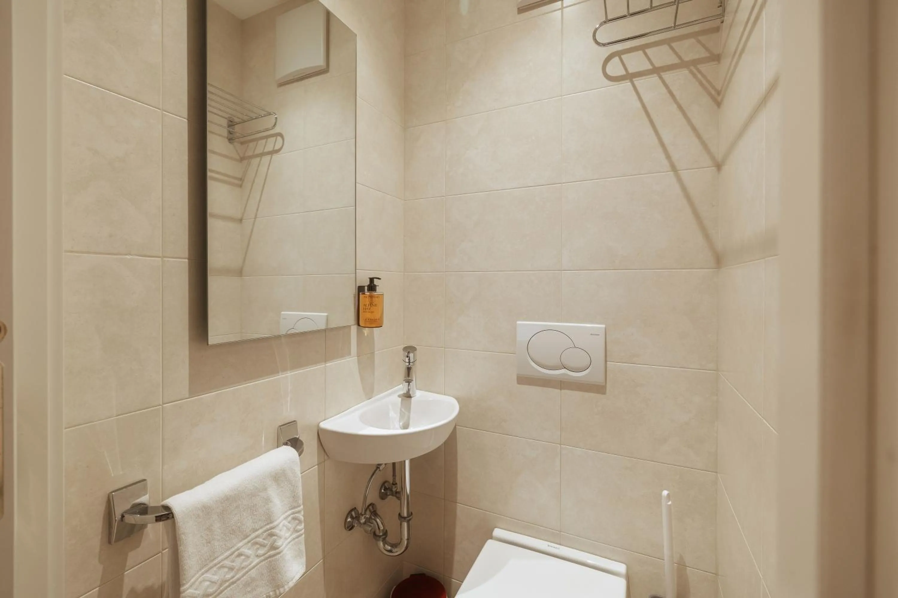 La Tambra - Residence - Central with Restaurant