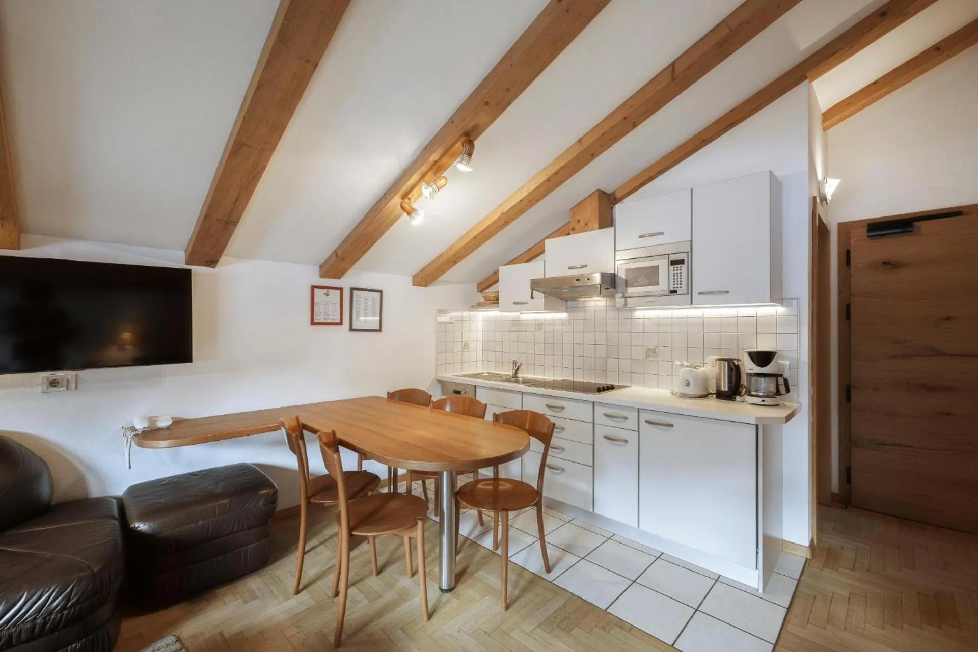 La Tambra - Residence - Central with Restaurant