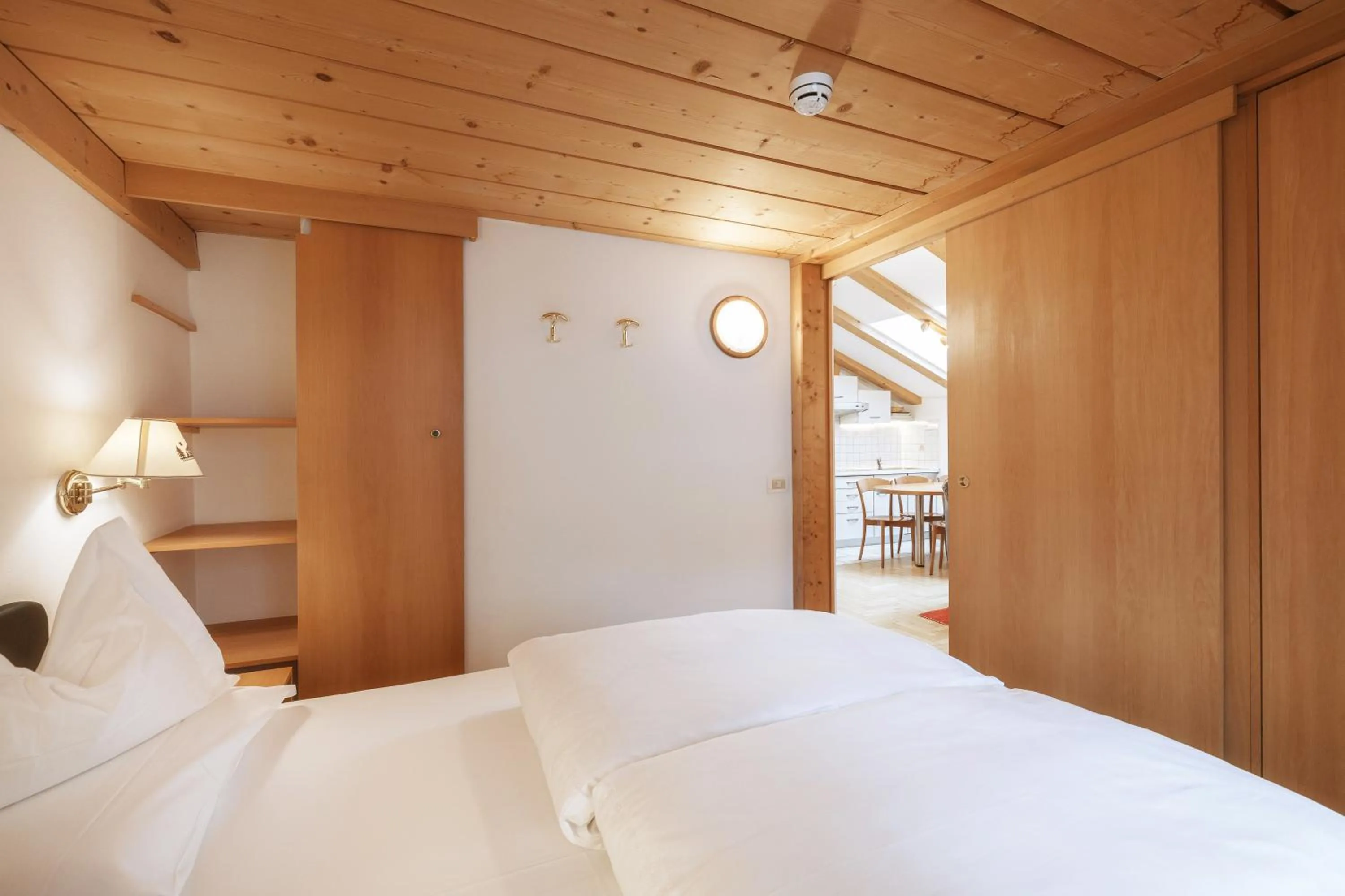 Bed in La Tambra - Residence - Central with Restaurant