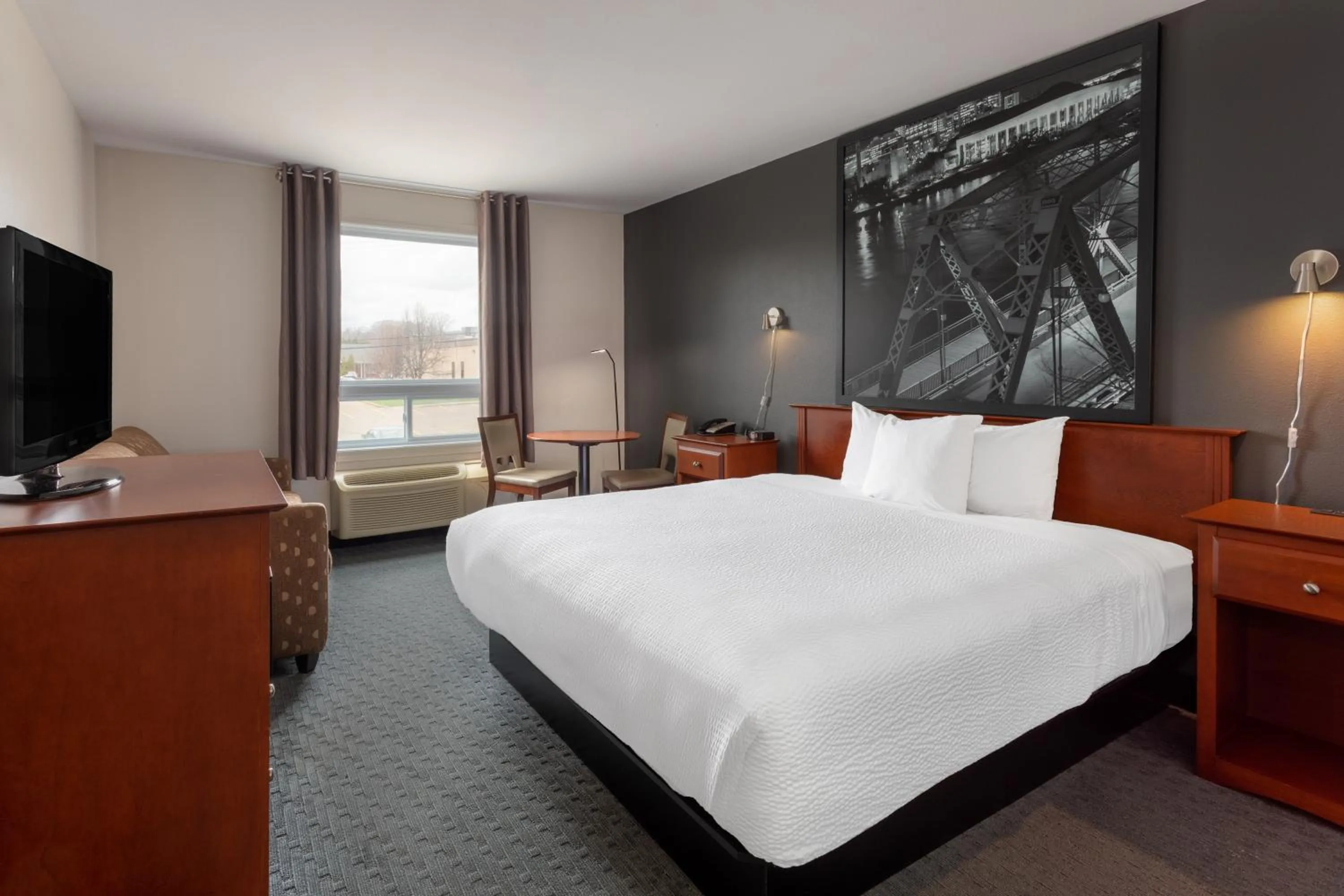 Bed in Super 8 by Wyndham Trois-Rivieres