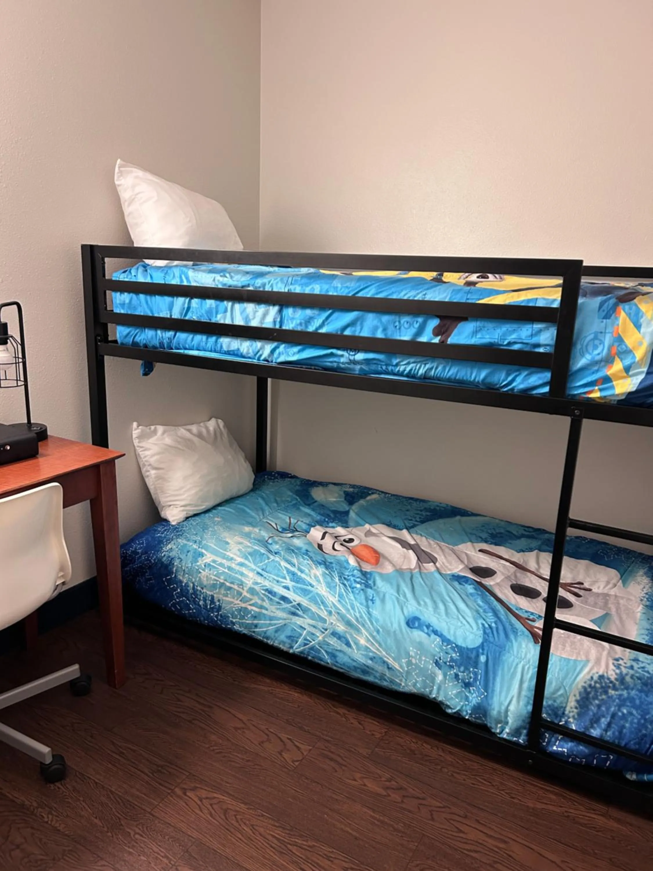 Bed in Super 8 by Wyndham Trois-Rivieres