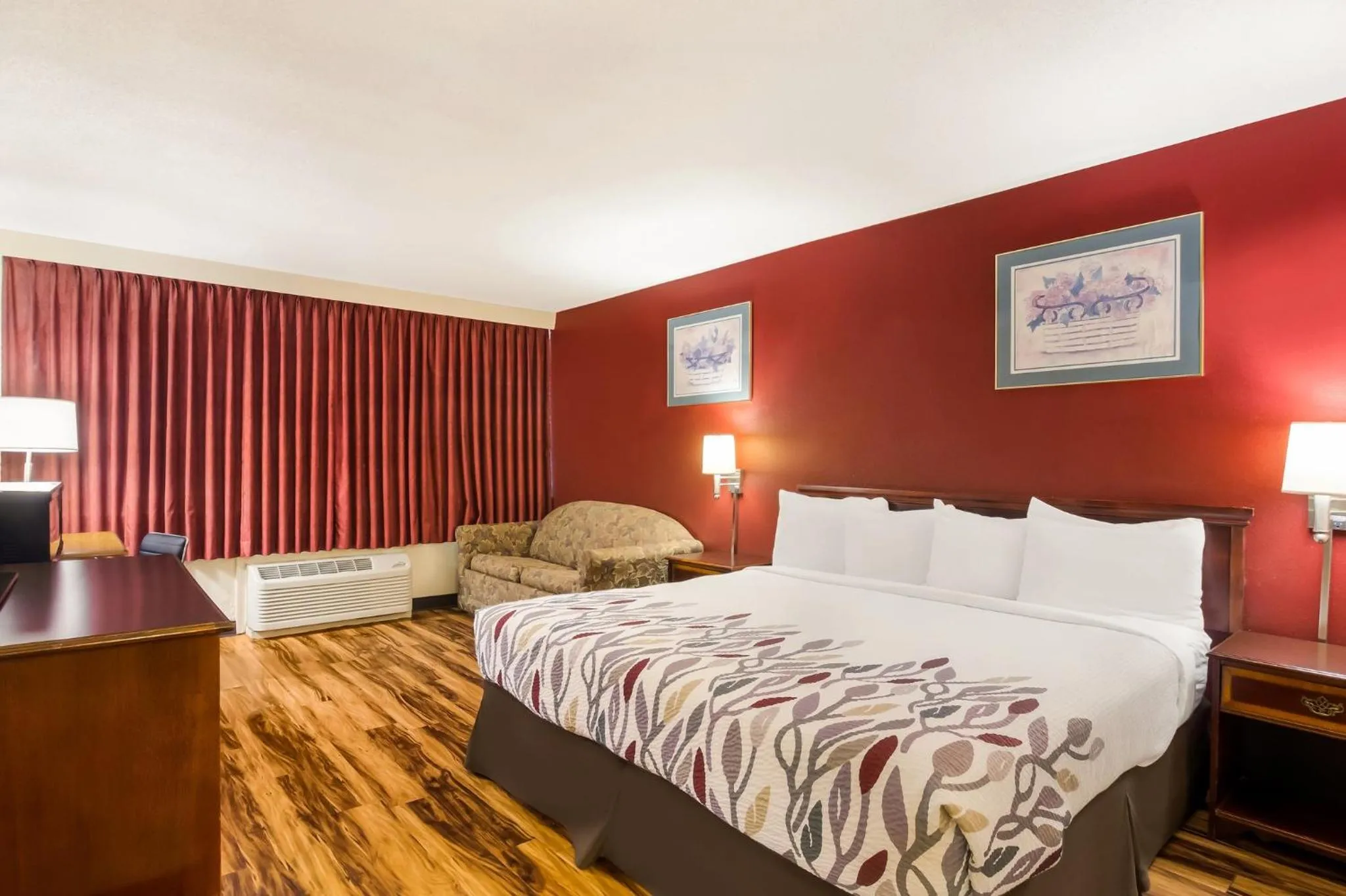 Bedroom in Red Roof Inn Winchester - Lexington East