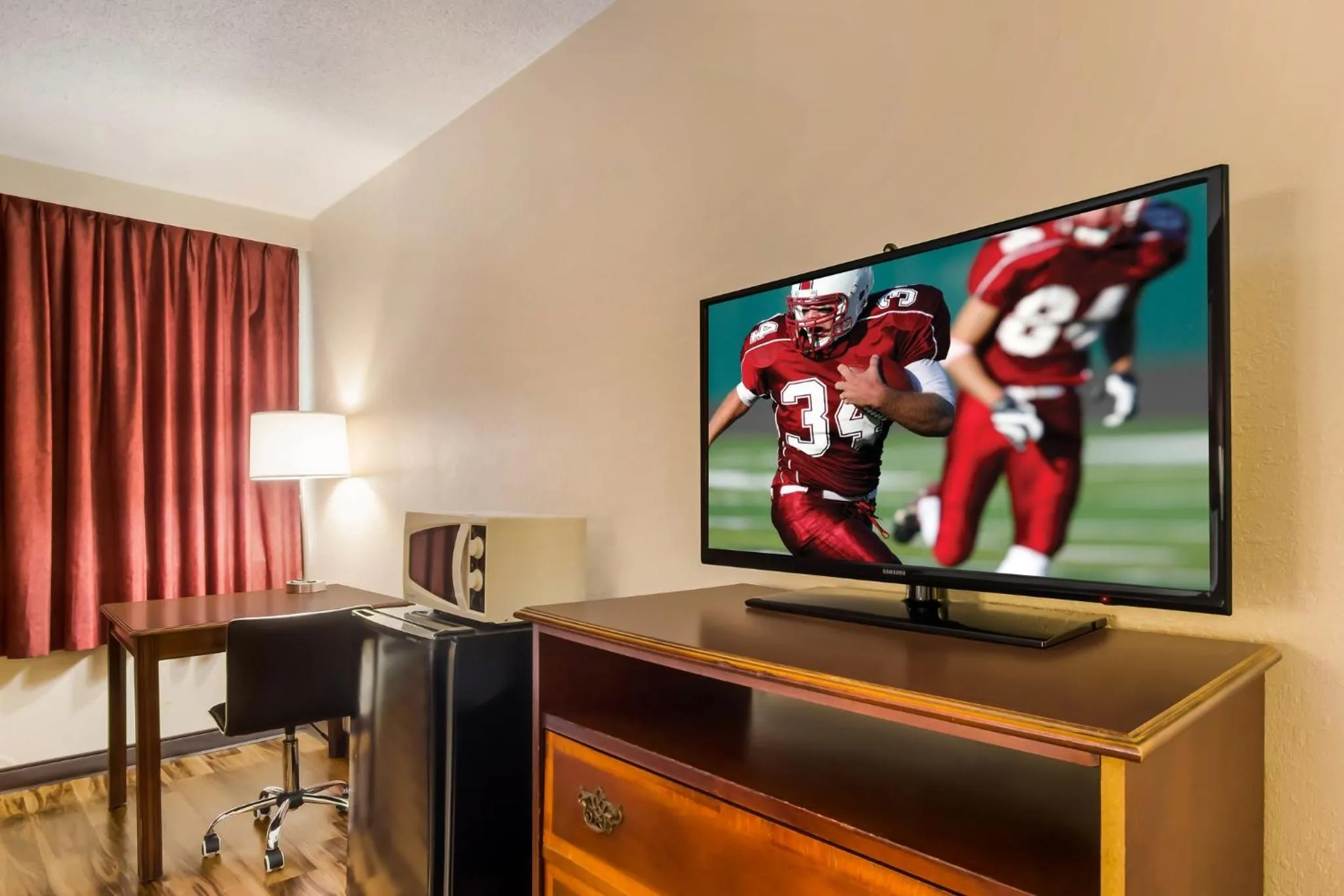 Photo of the whole room in Red Roof Inn Winchester - Lexington East