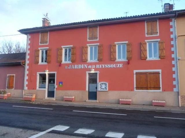 Facade/entrance in Le Jardin de la Reyssouze