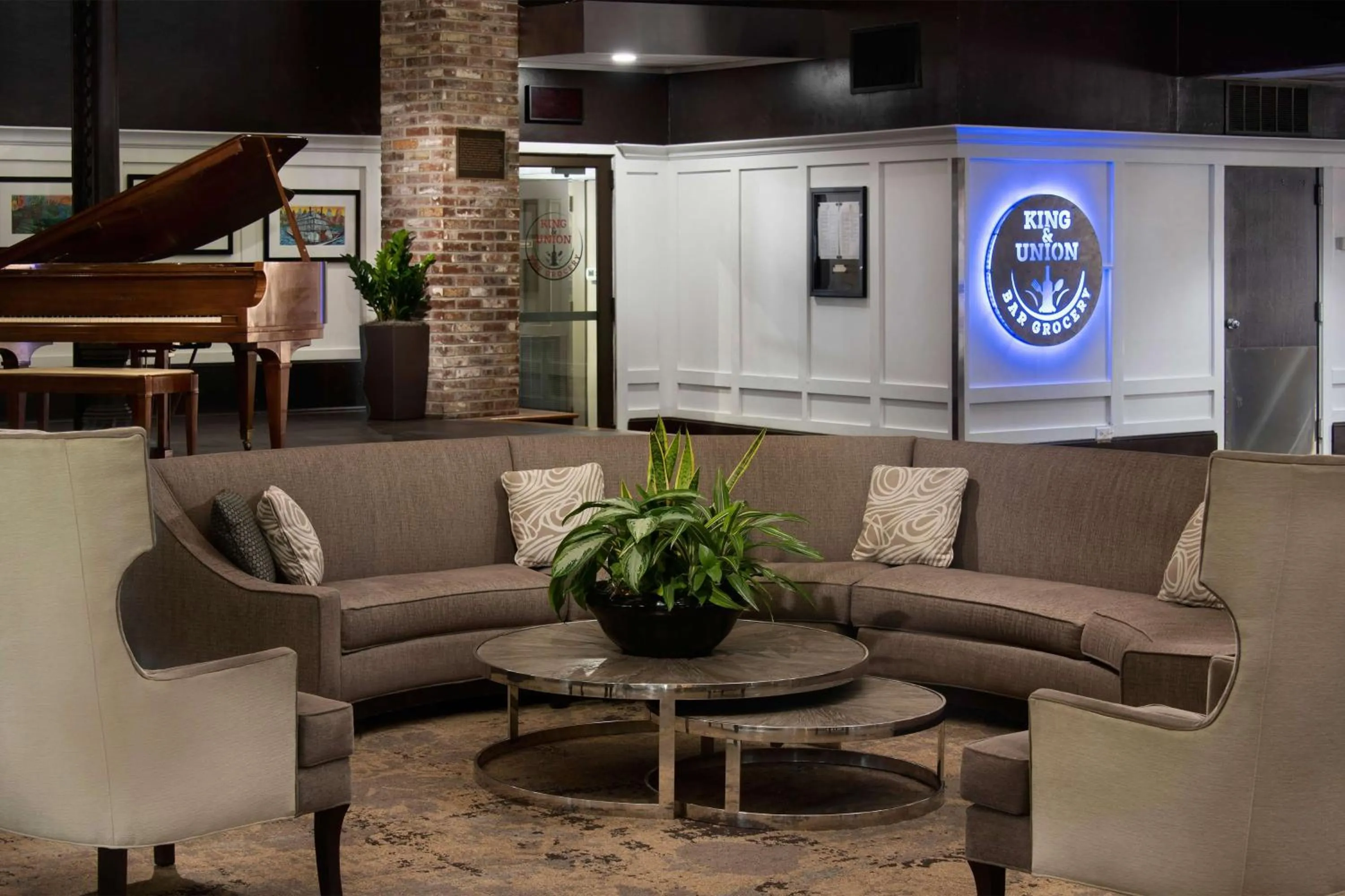 Lobby or reception in DoubleTree by Hilton Memphis Downtown