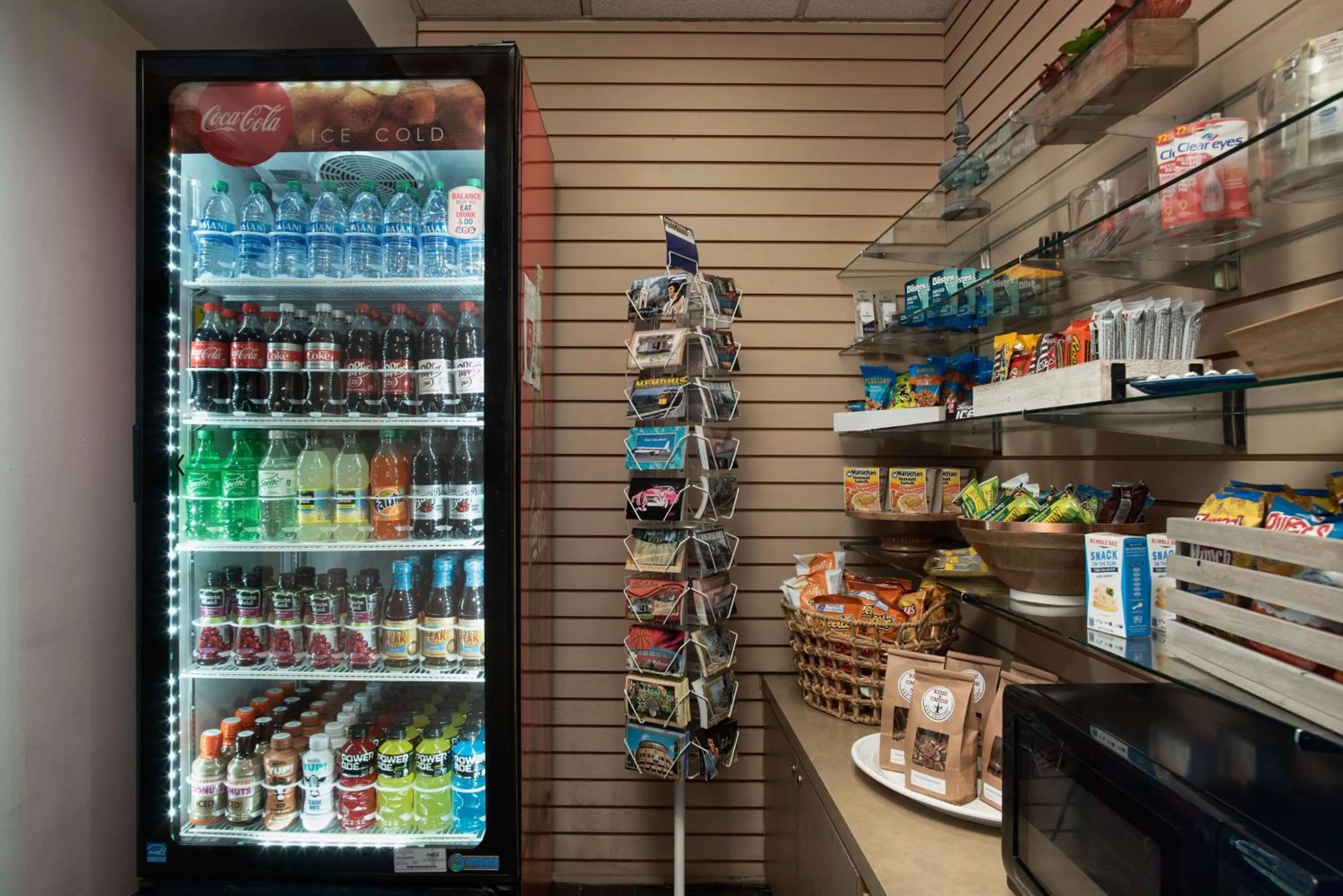 Restaurant/places to eat in DoubleTree by Hilton Memphis Downtown