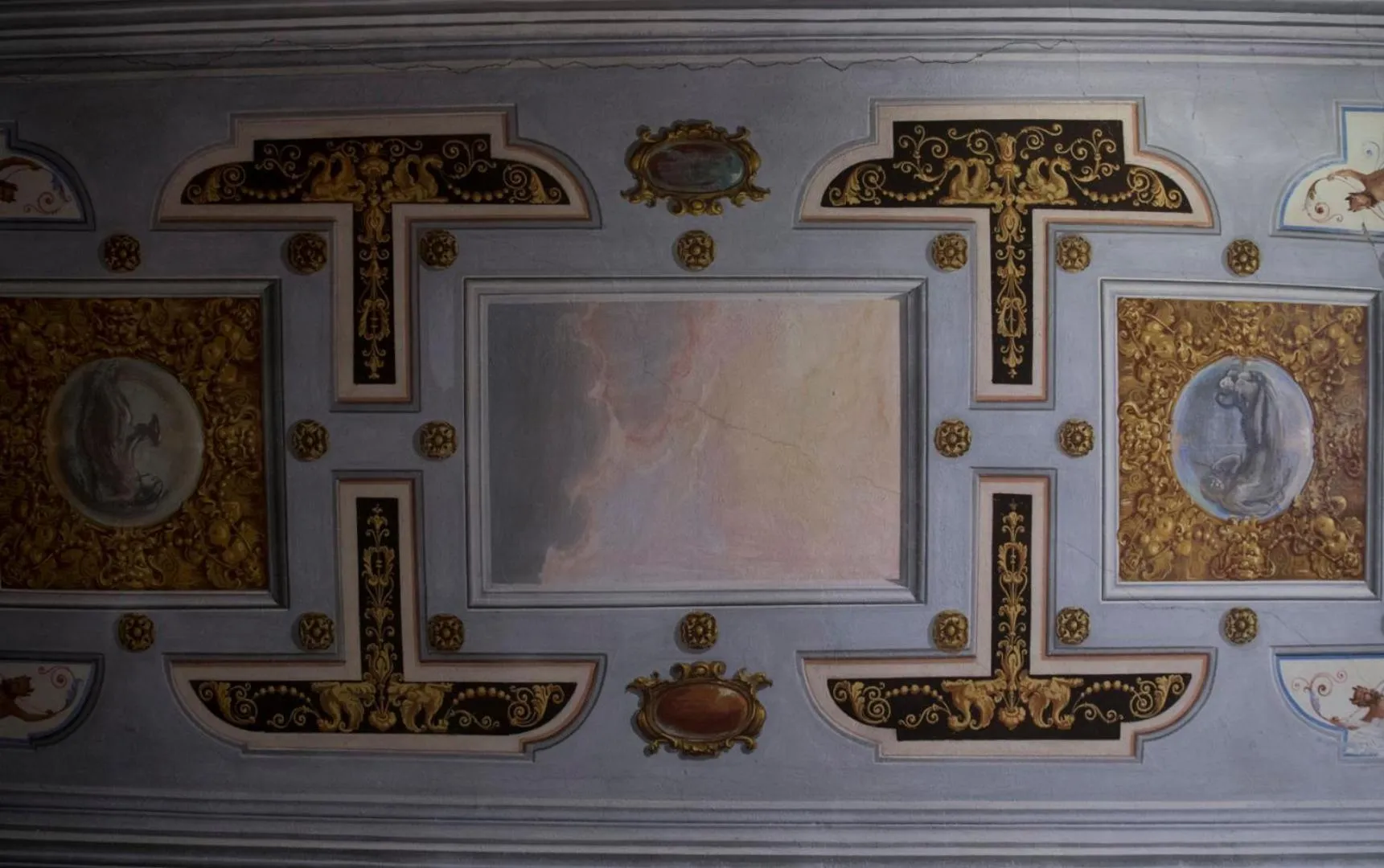 Decorative detail in Villa Moris bed and breakfast