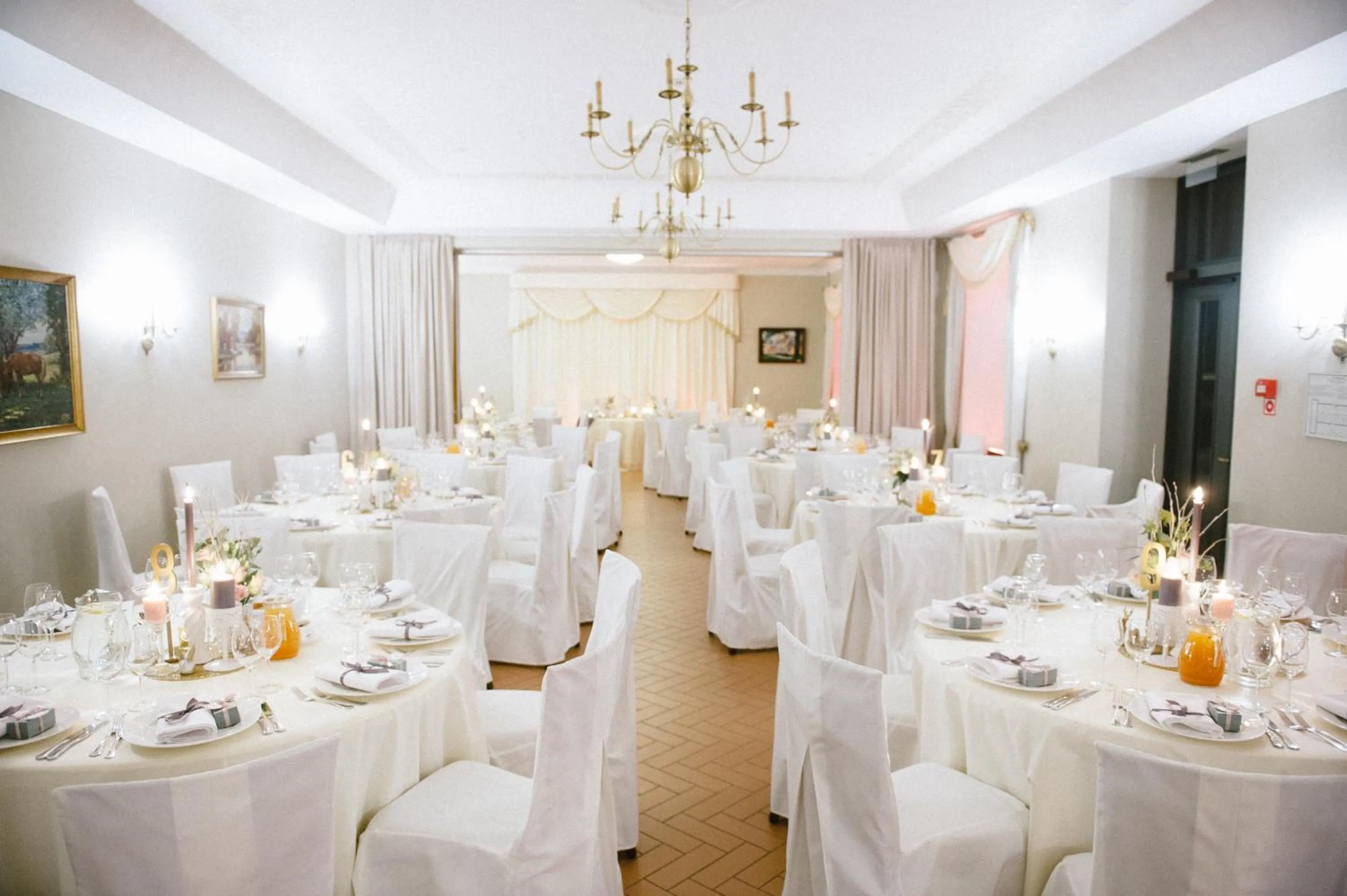 Restaurant/places to eat in Skrunda Manor