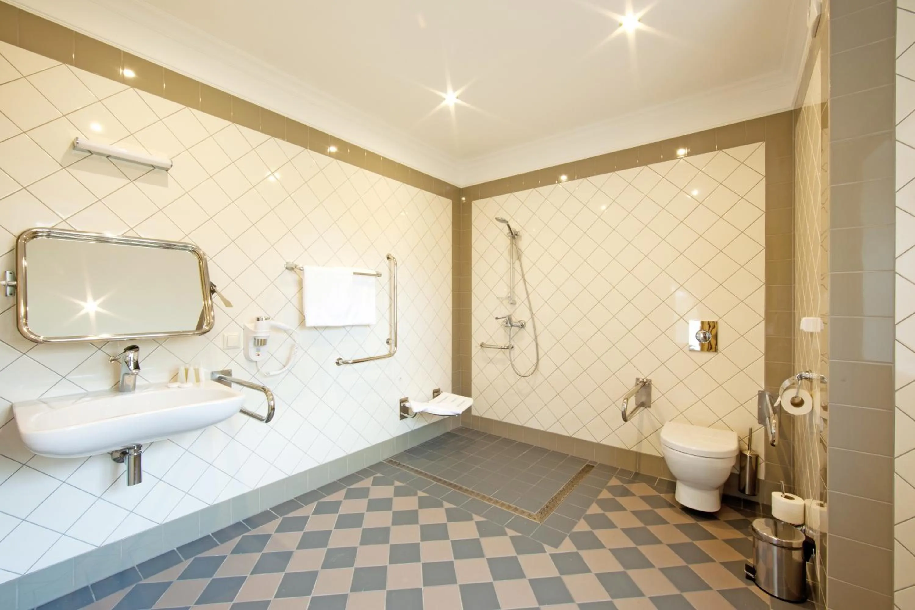 Shower in Skrunda Manor