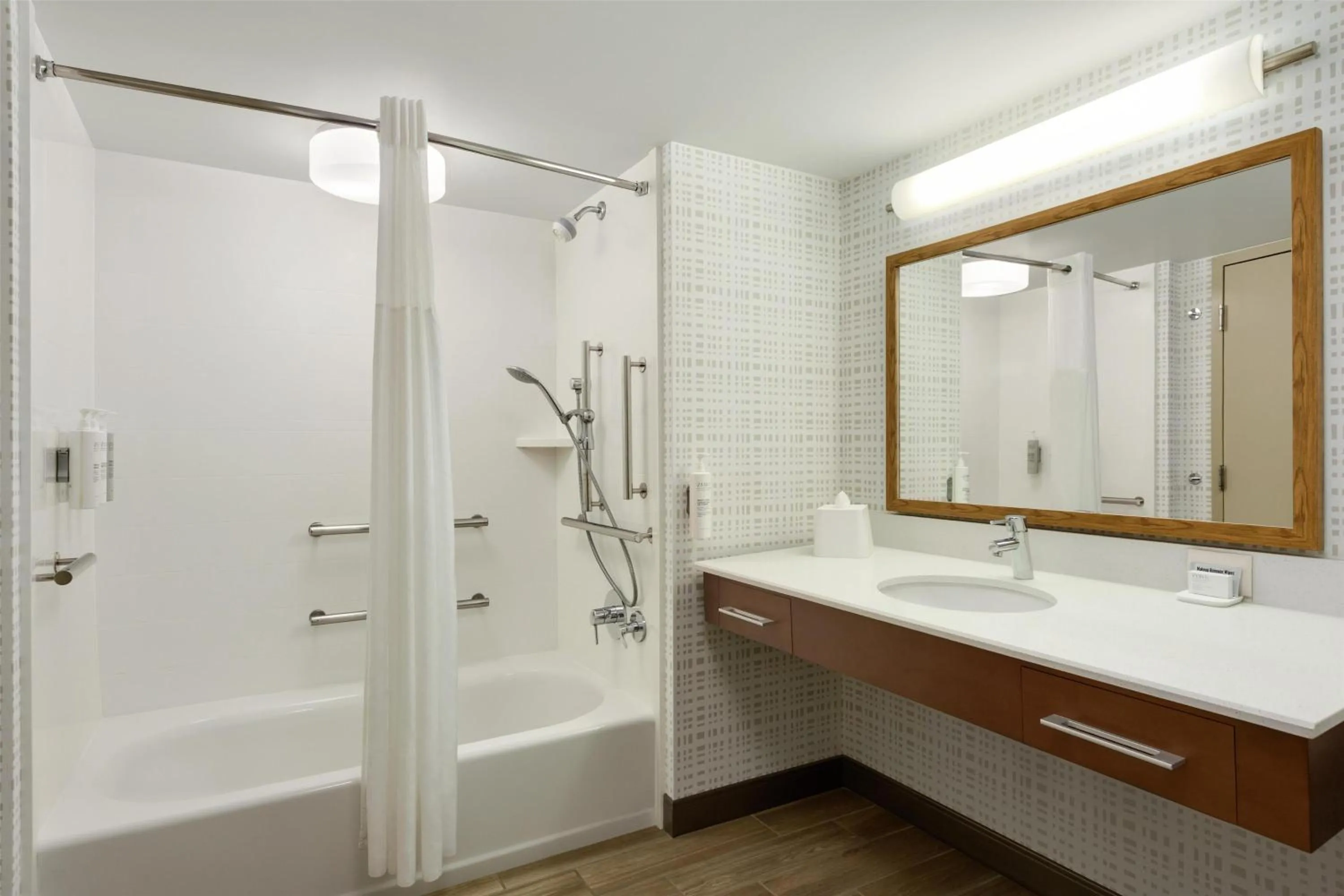 Bathroom in Hampton Inn Lancaster