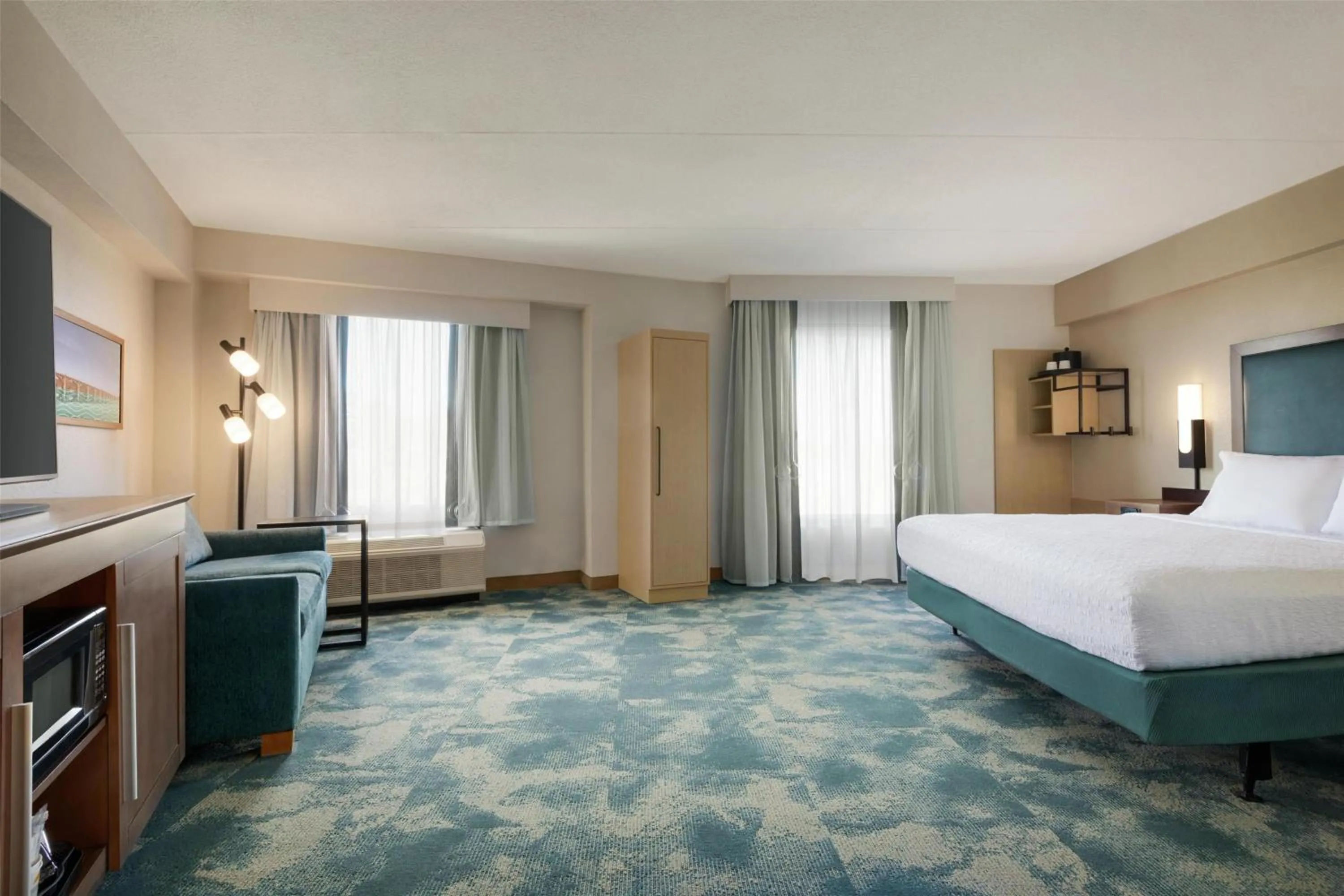 Bed in Hampton Inn Lancaster