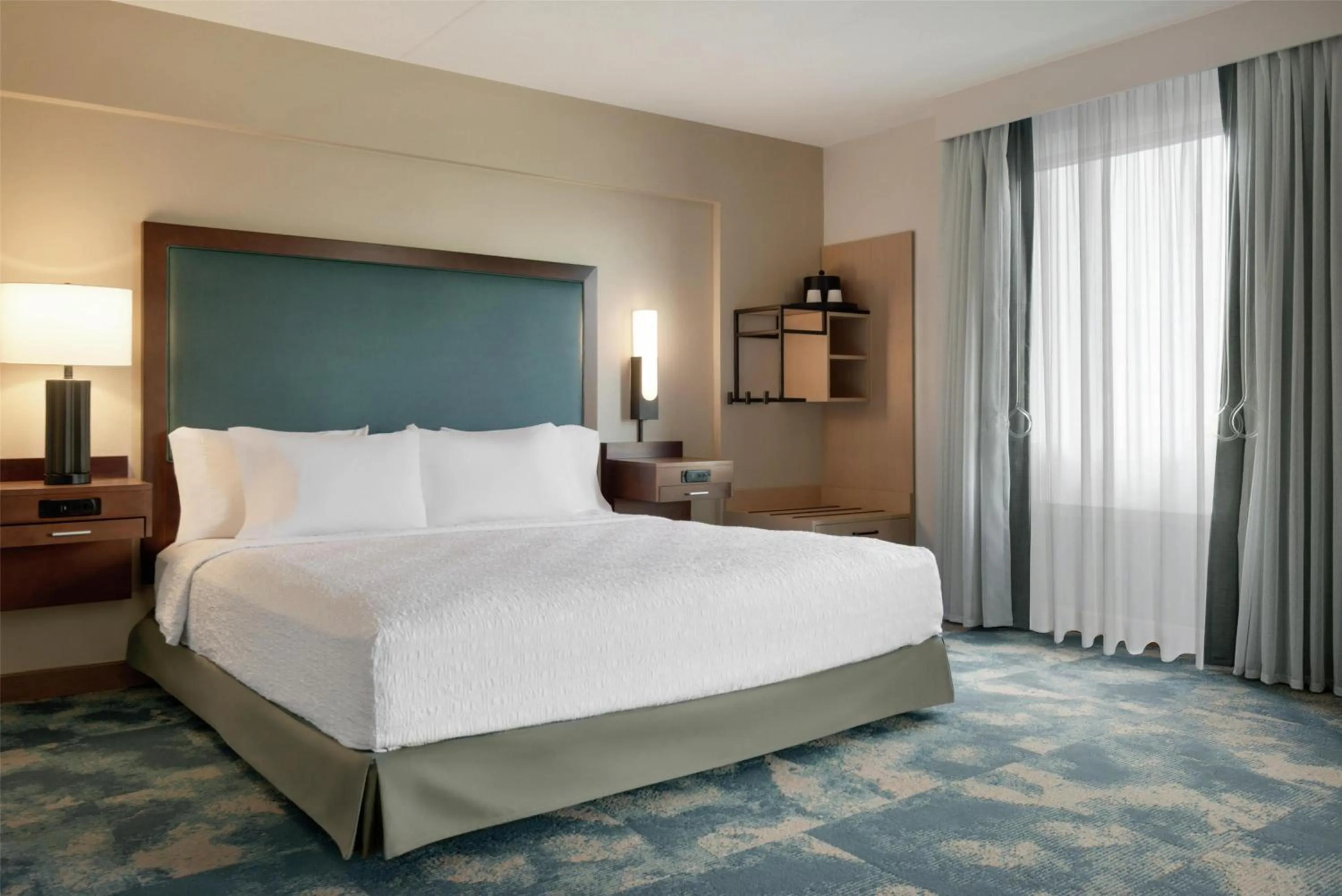 Bed in Hampton Inn Lancaster