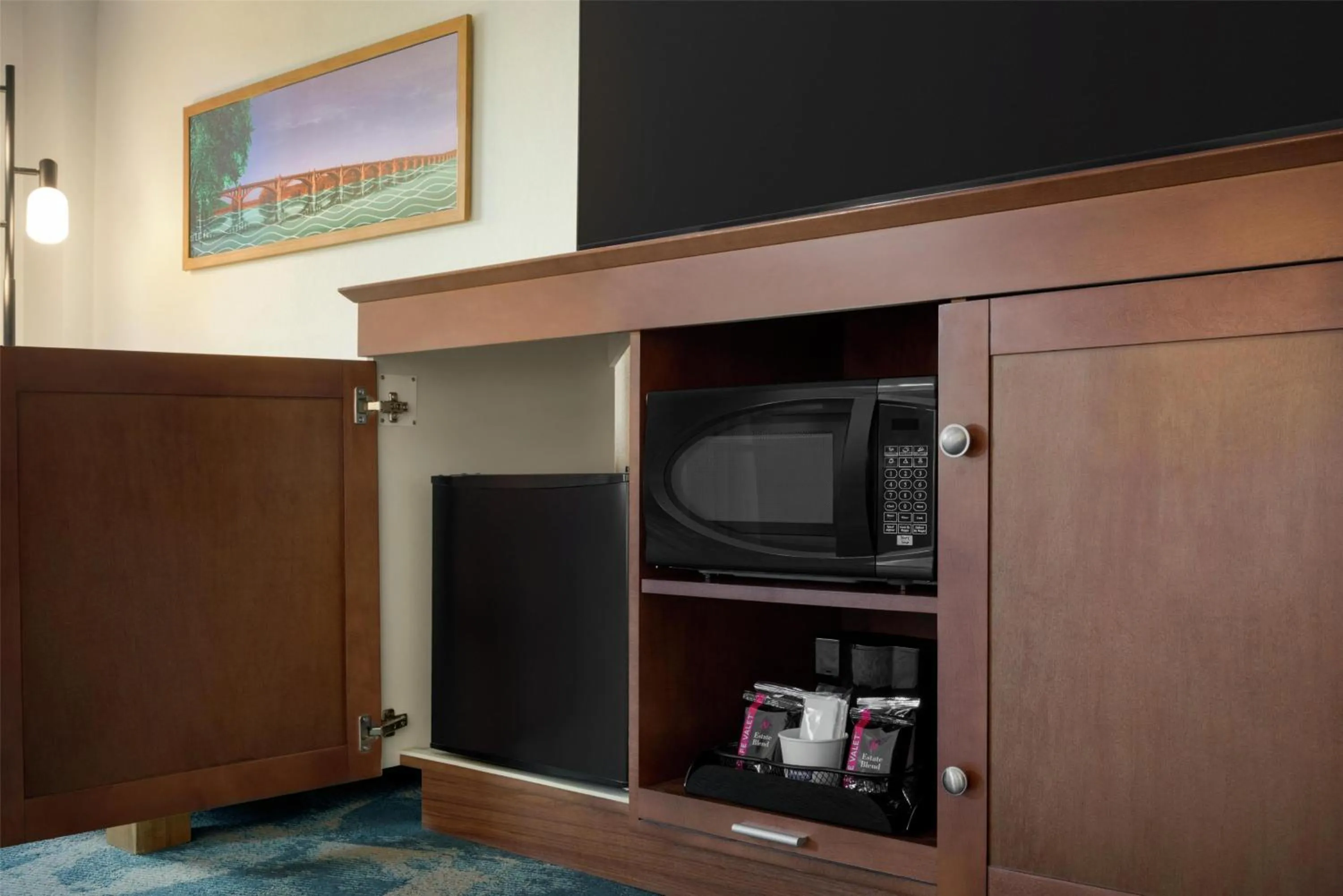 Photo of the whole room in Hampton Inn Lancaster