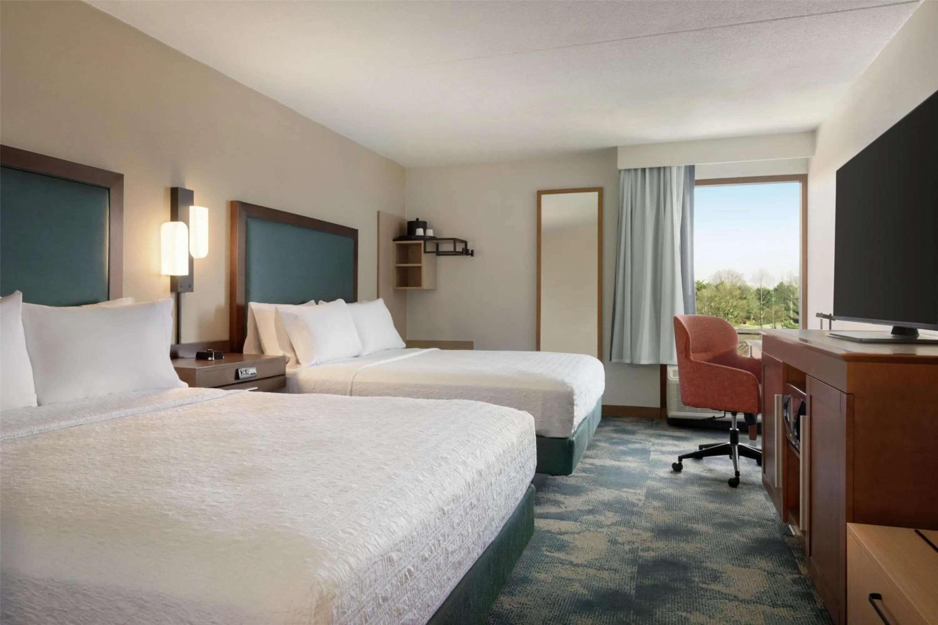 Bed in Hampton Inn Lancaster