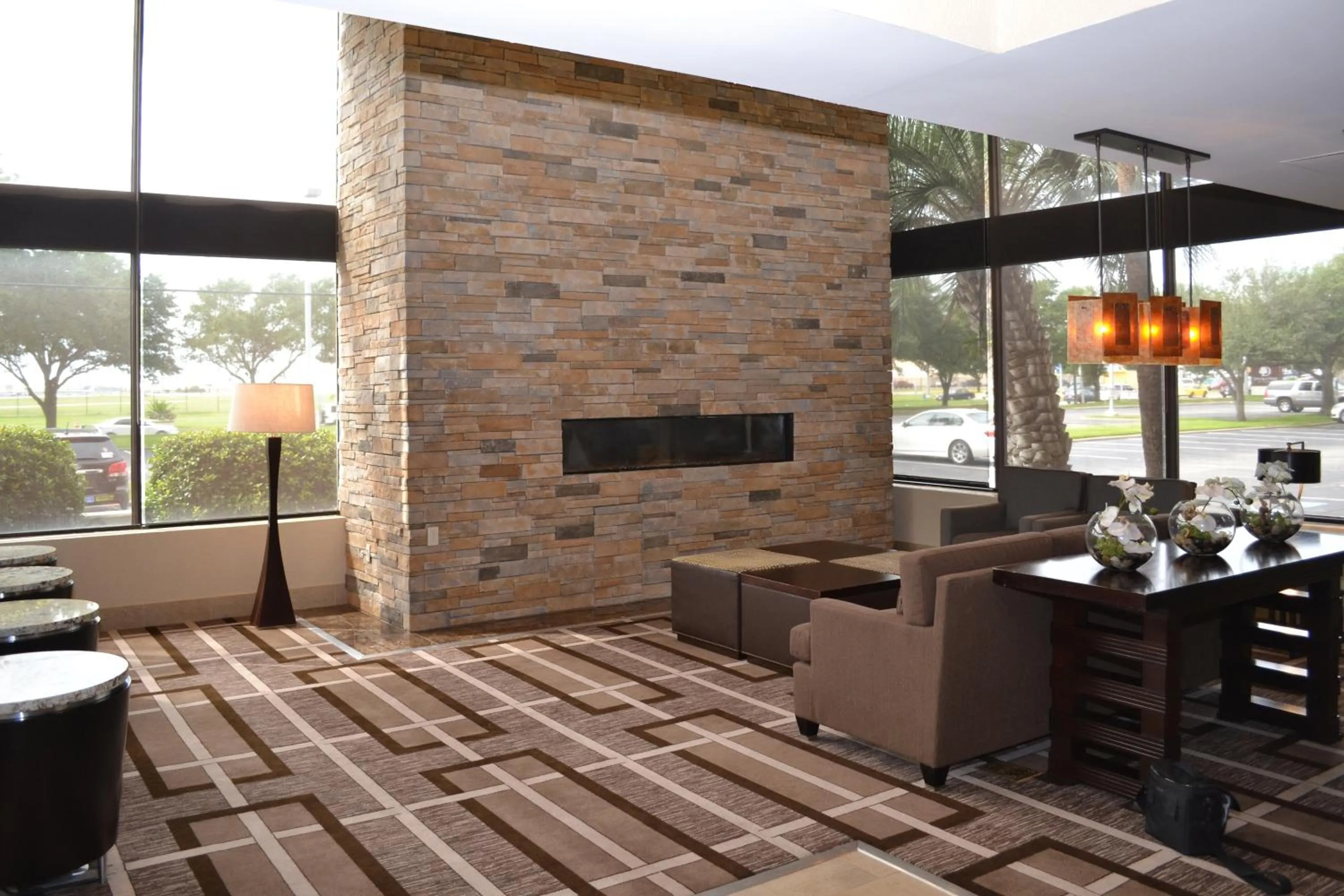 Lobby or reception in DoubleTree by Hilton Hotel Houston Hobby Airport