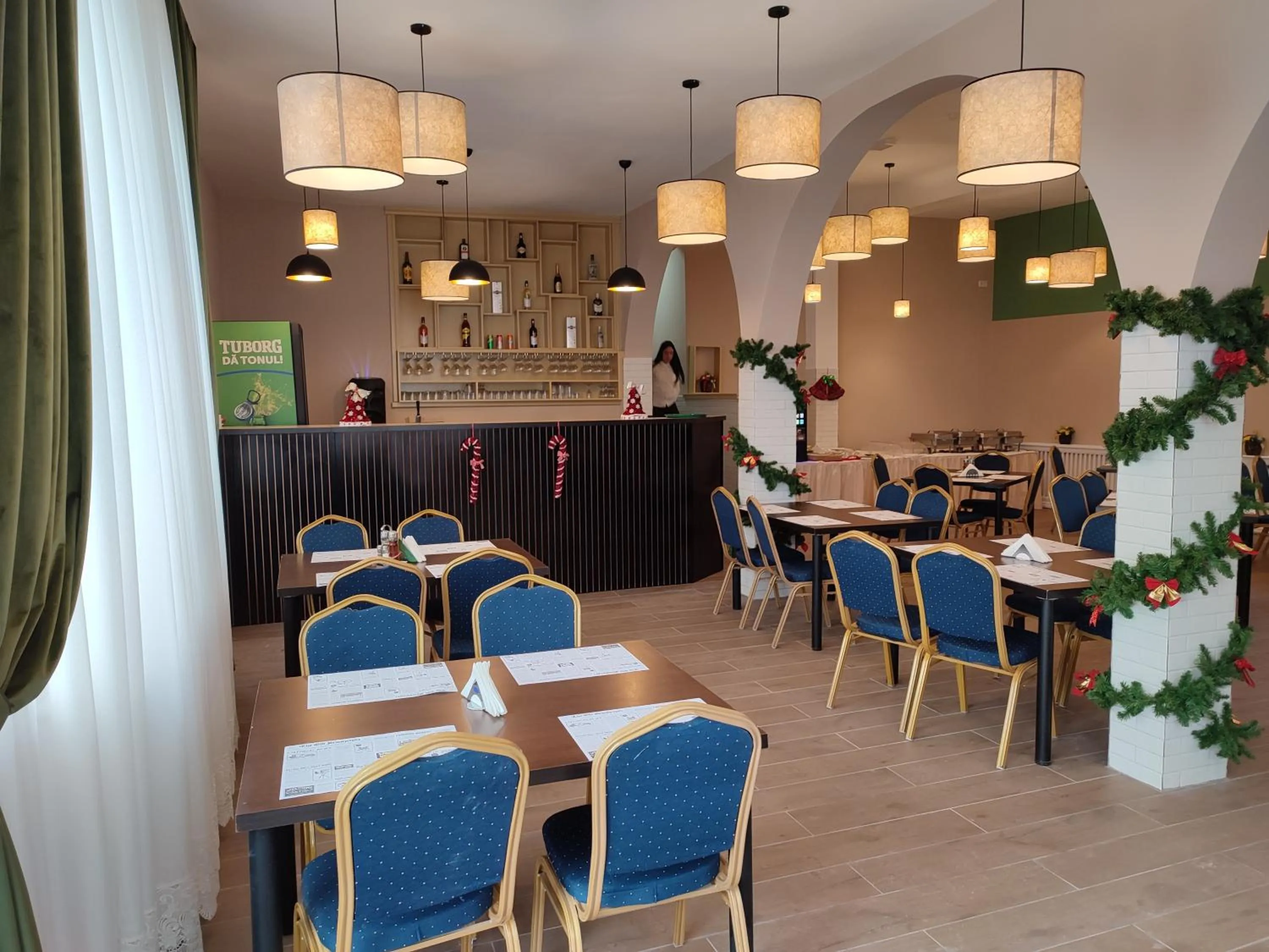 Restaurant/places to eat in Hotel Iri