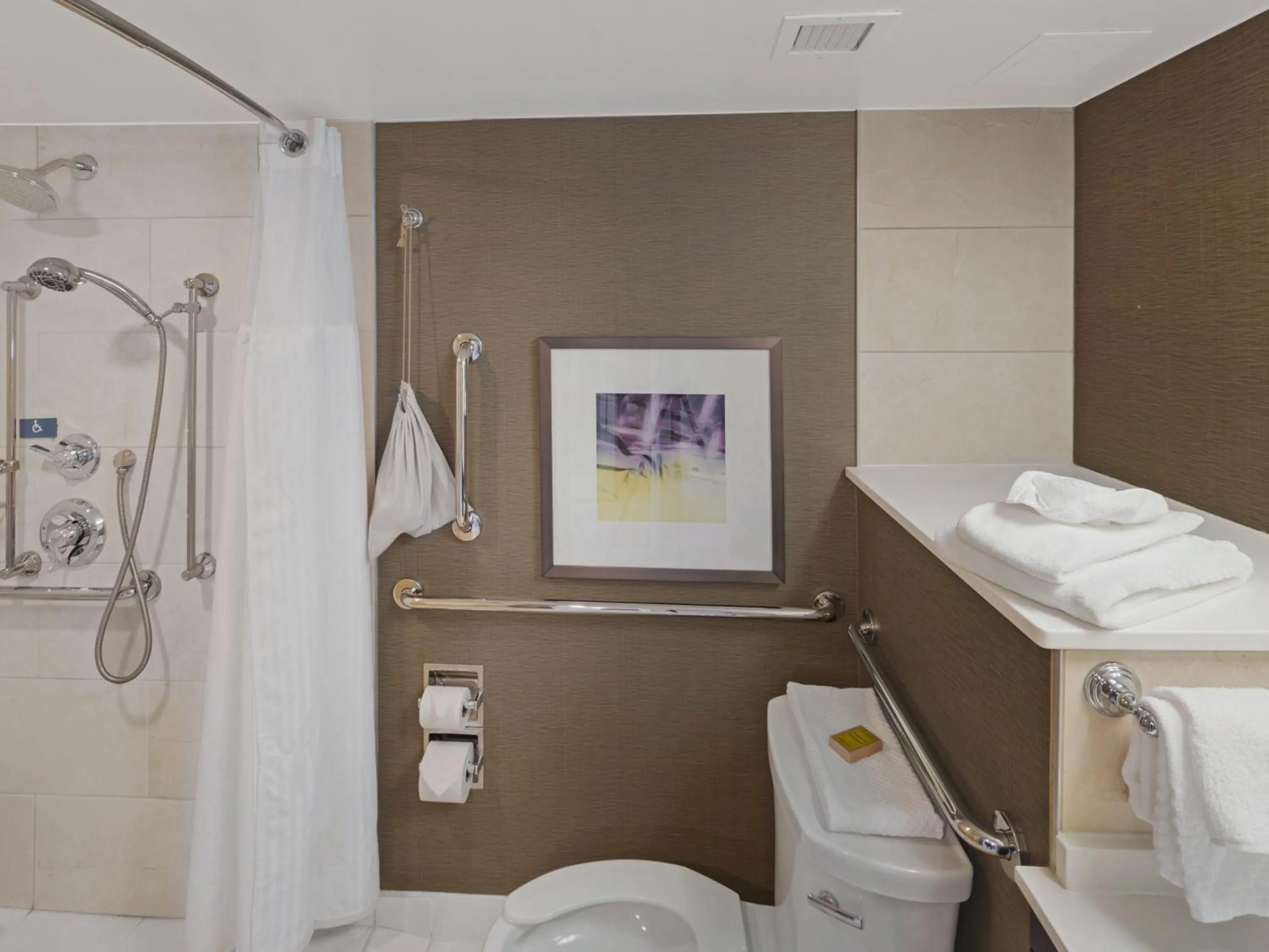 Bathroom in Hilton Harrisburg near Hershey Park