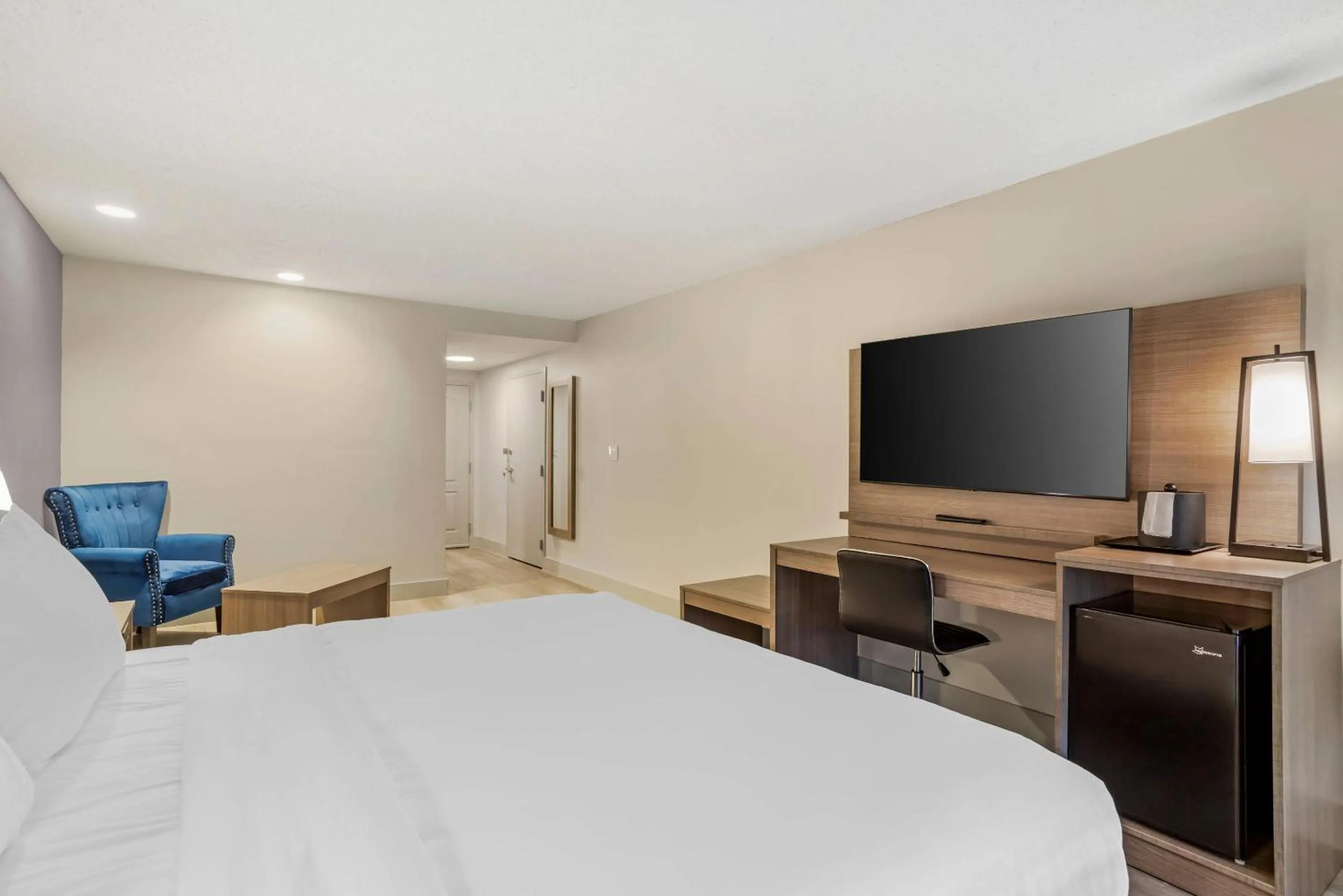 Bedroom, Bed in The Angler Hotel Livingston, an Ascend Collection Hotel