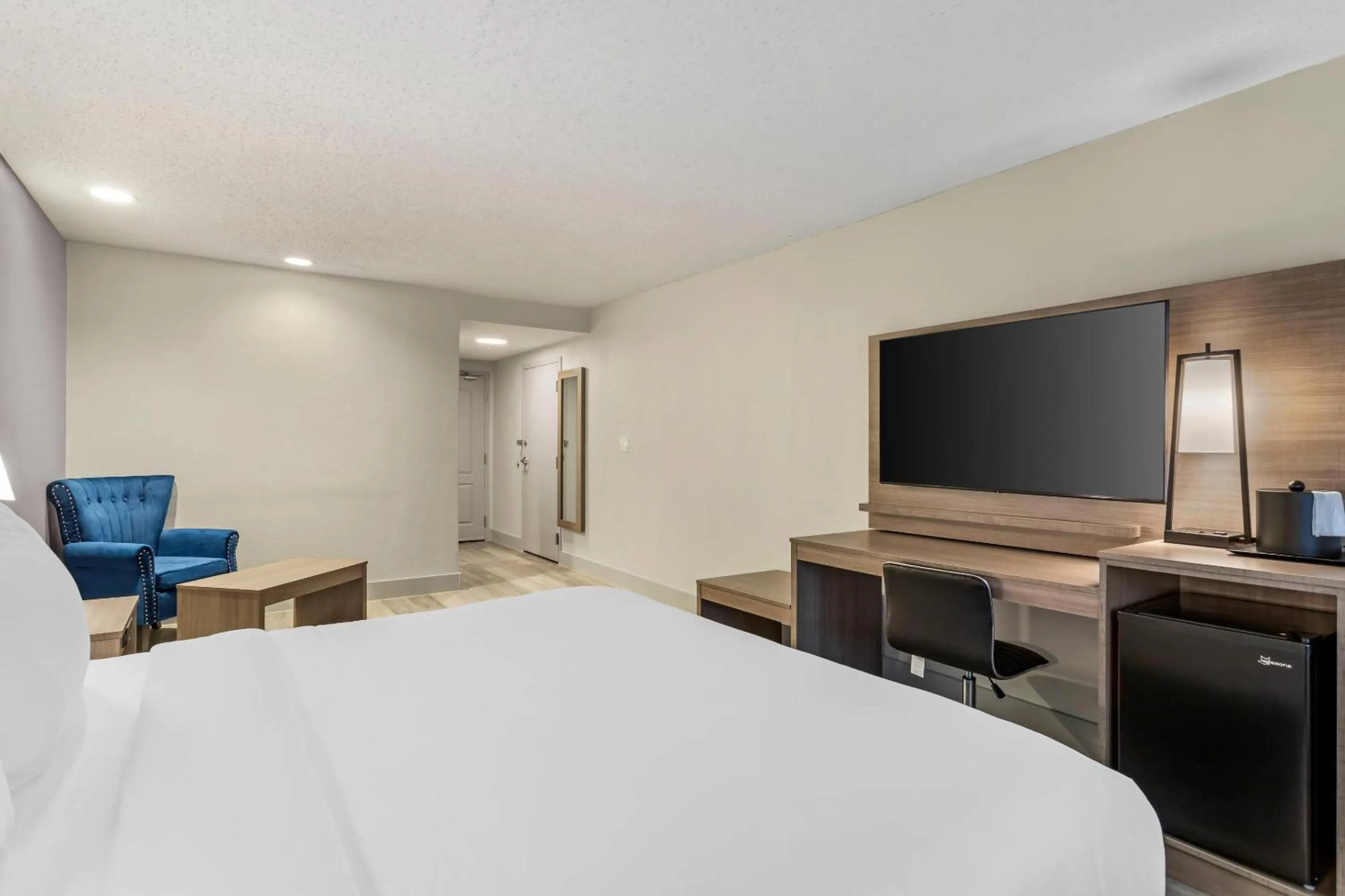 Bedroom, Bed in The Angler Hotel Livingston, an Ascend Collection Hotel