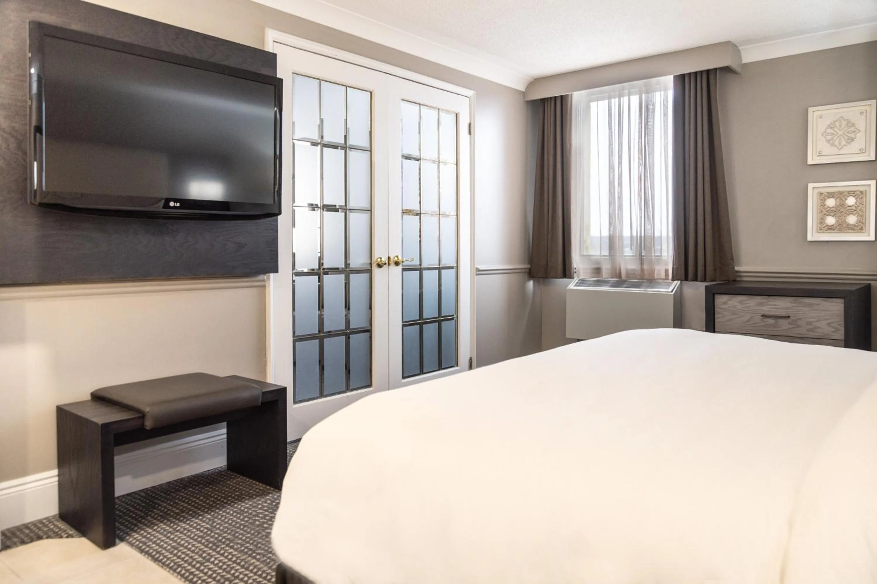 Photo of the whole room, Bed in Crowne Plaza Fredericton Lord Beaverbrook by IHG