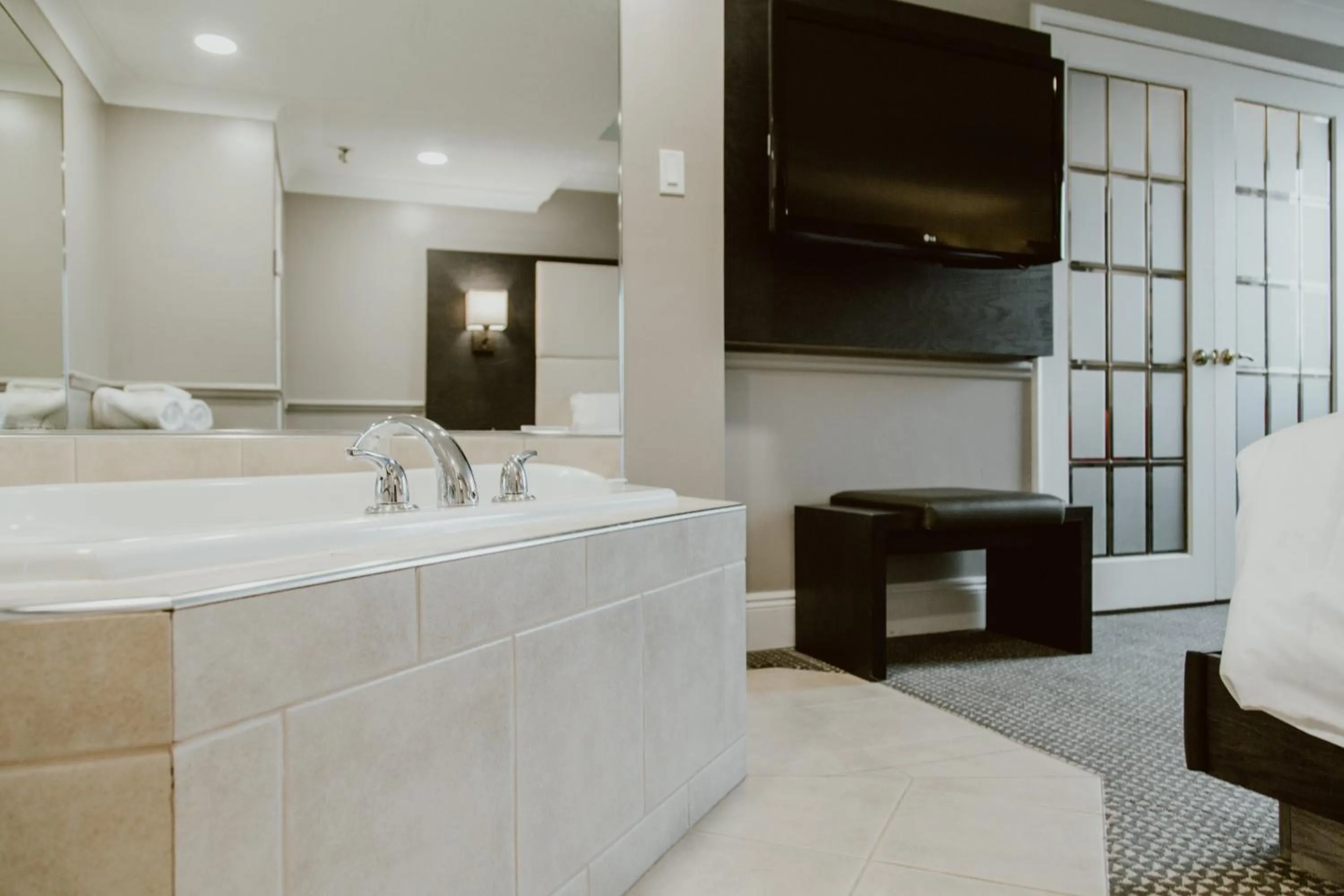 Bedroom in Crowne Plaza Fredericton Lord Beaverbrook by IHG