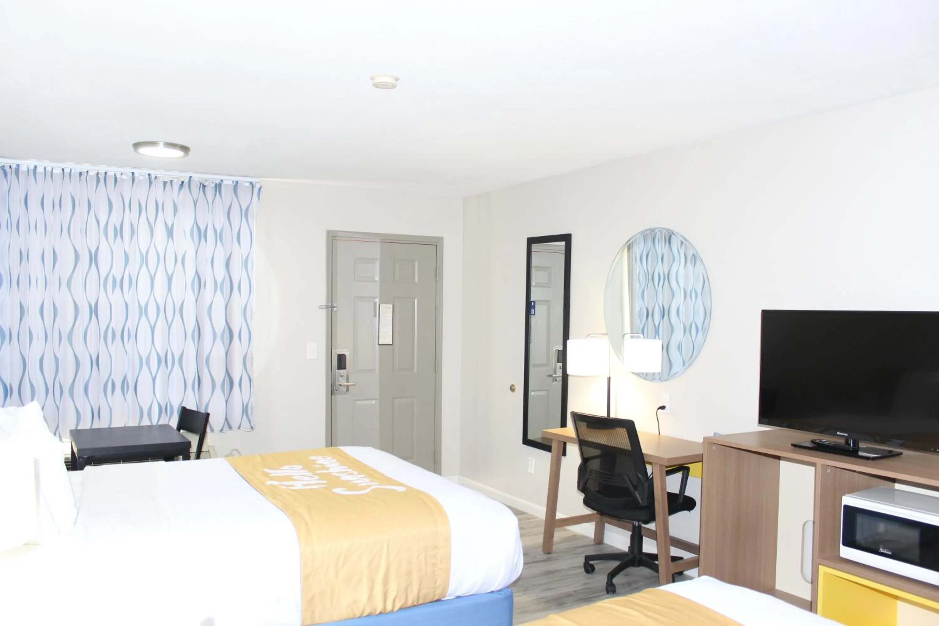 Bedroom, Bed in Days Inn by Wyndham Willcox