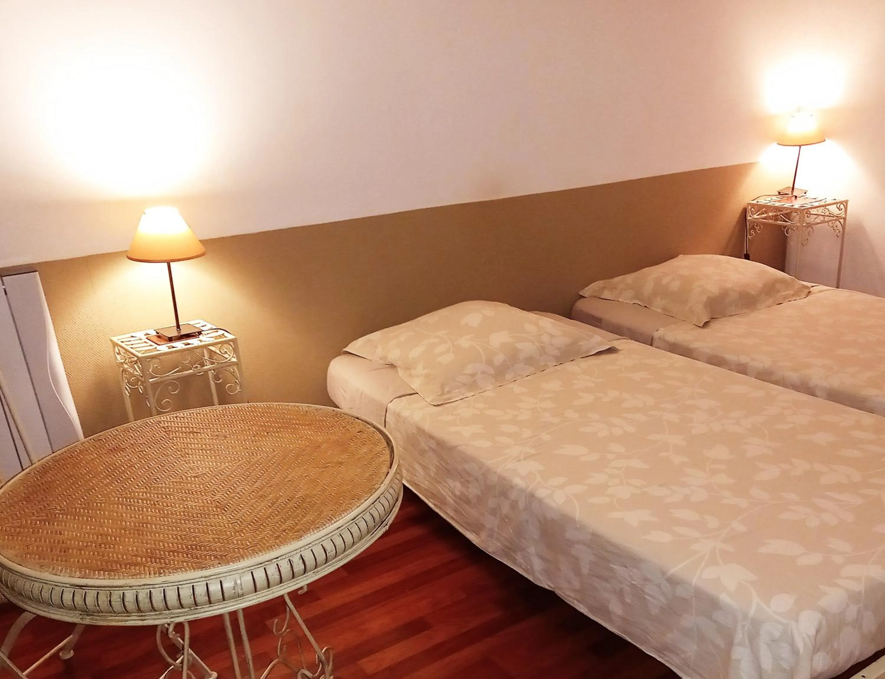 Bed in Autan des Couleurs