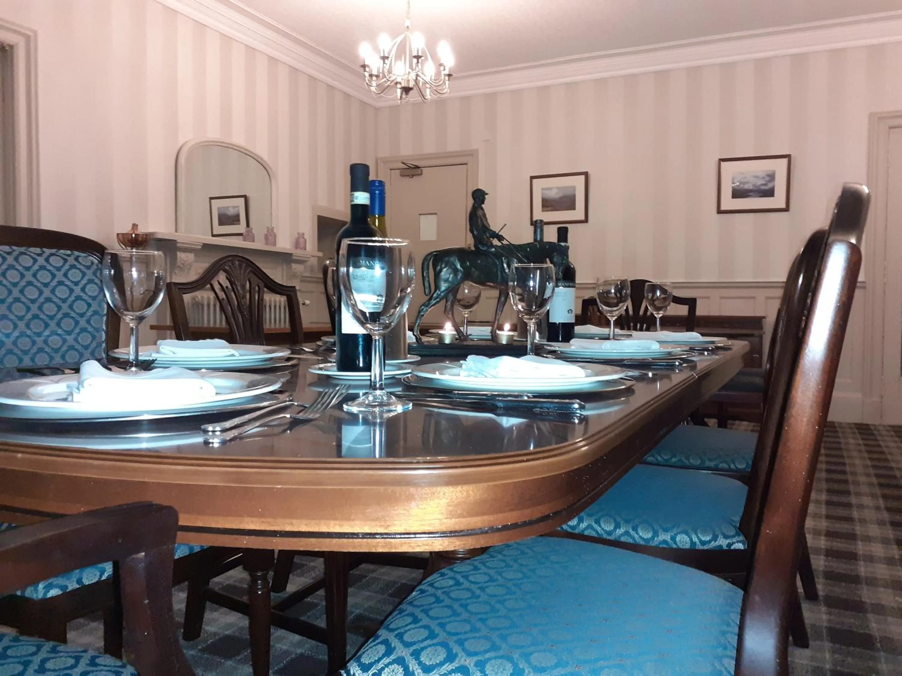 Restaurant/places to eat in The Speyside Hotel and Restaurant