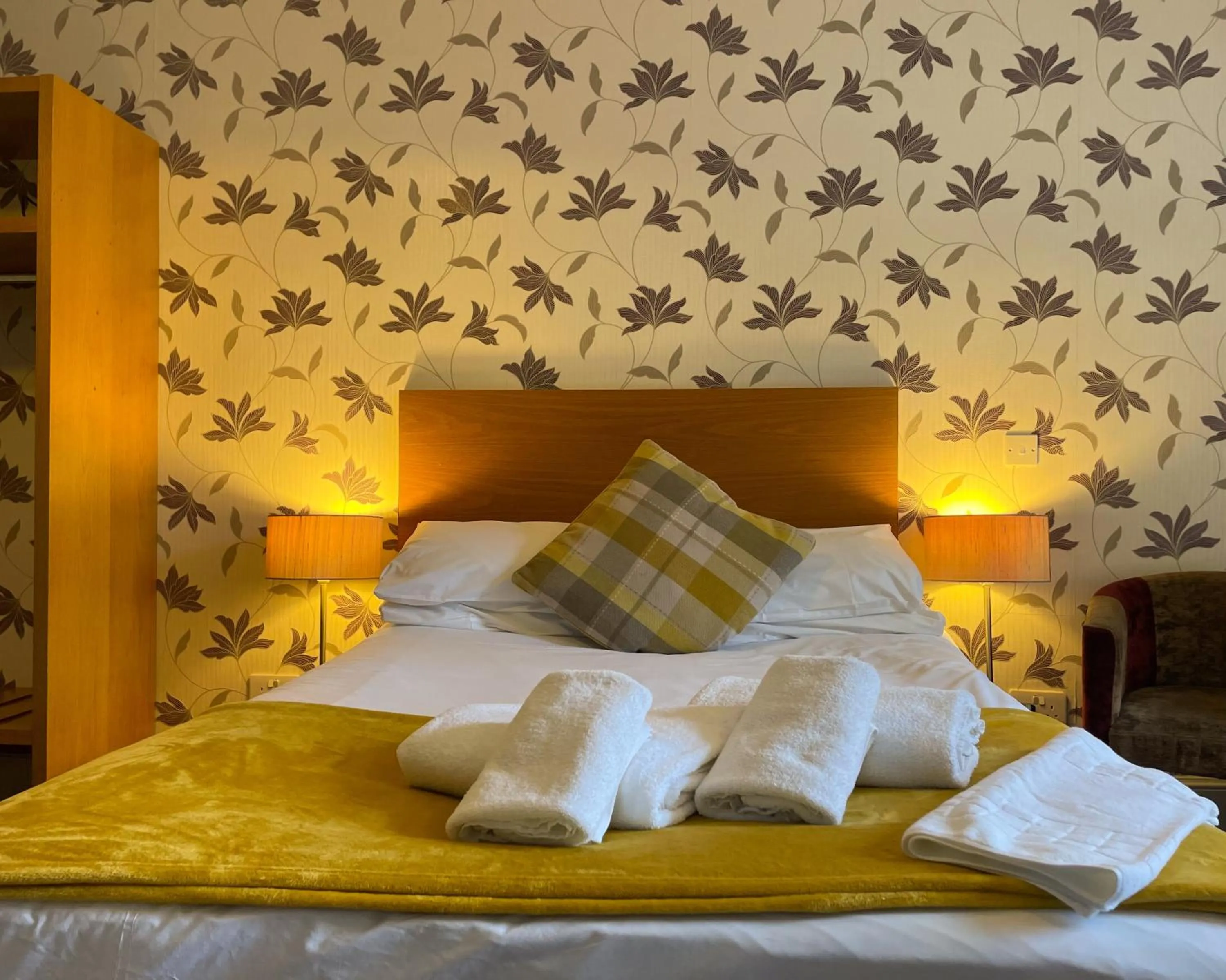 Bed in The Speyside Hotel and Restaurant